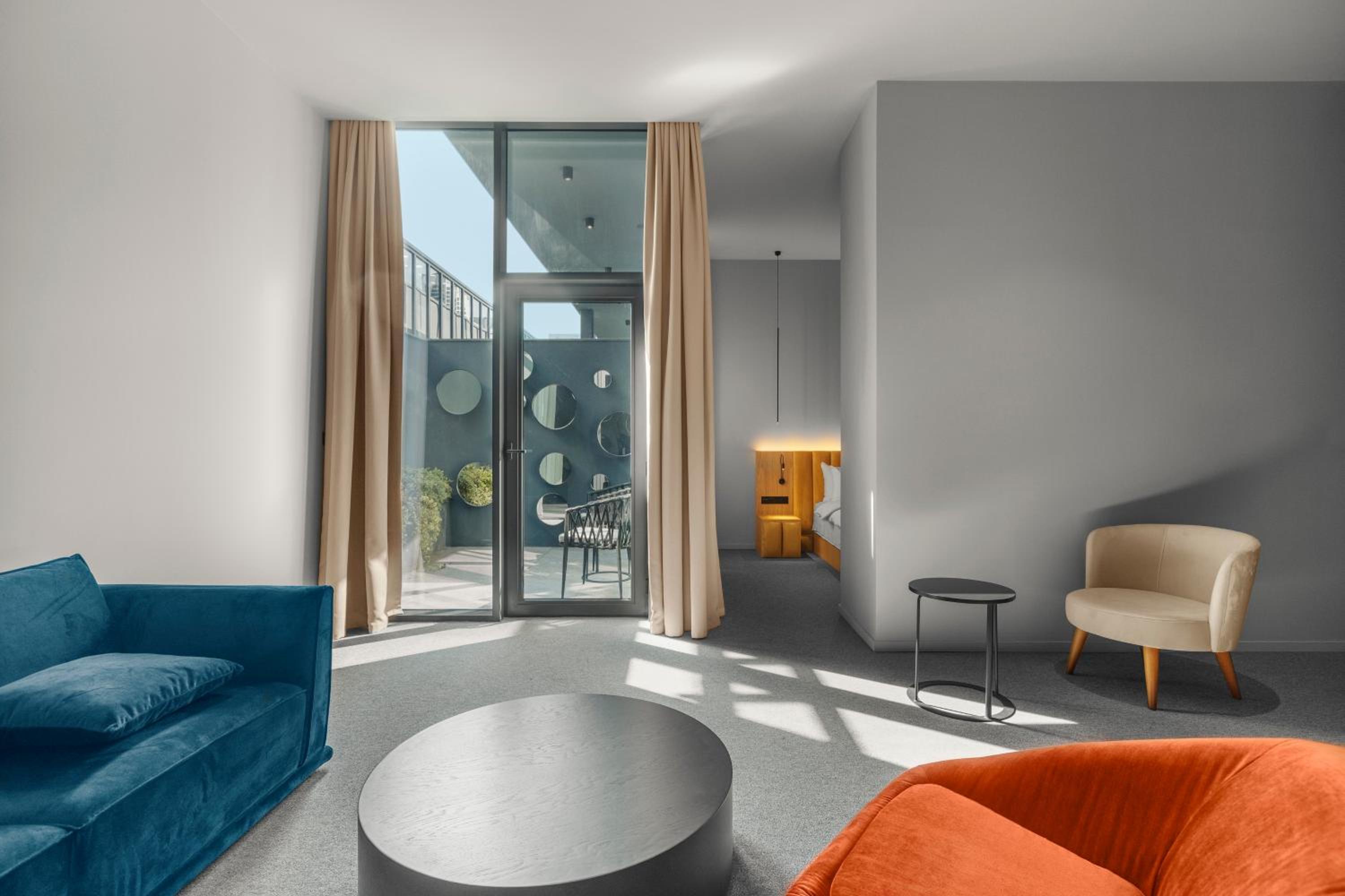 Deluxe Suite - Photo 6