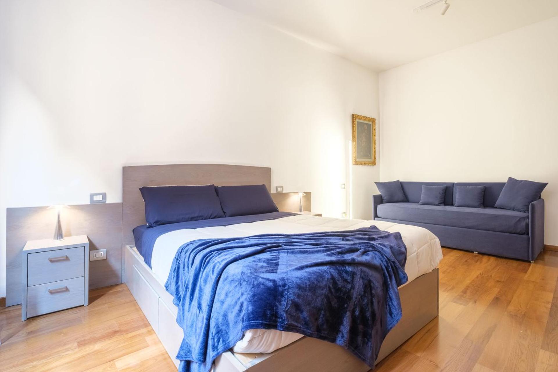 Suite with Balcony - Photo 12