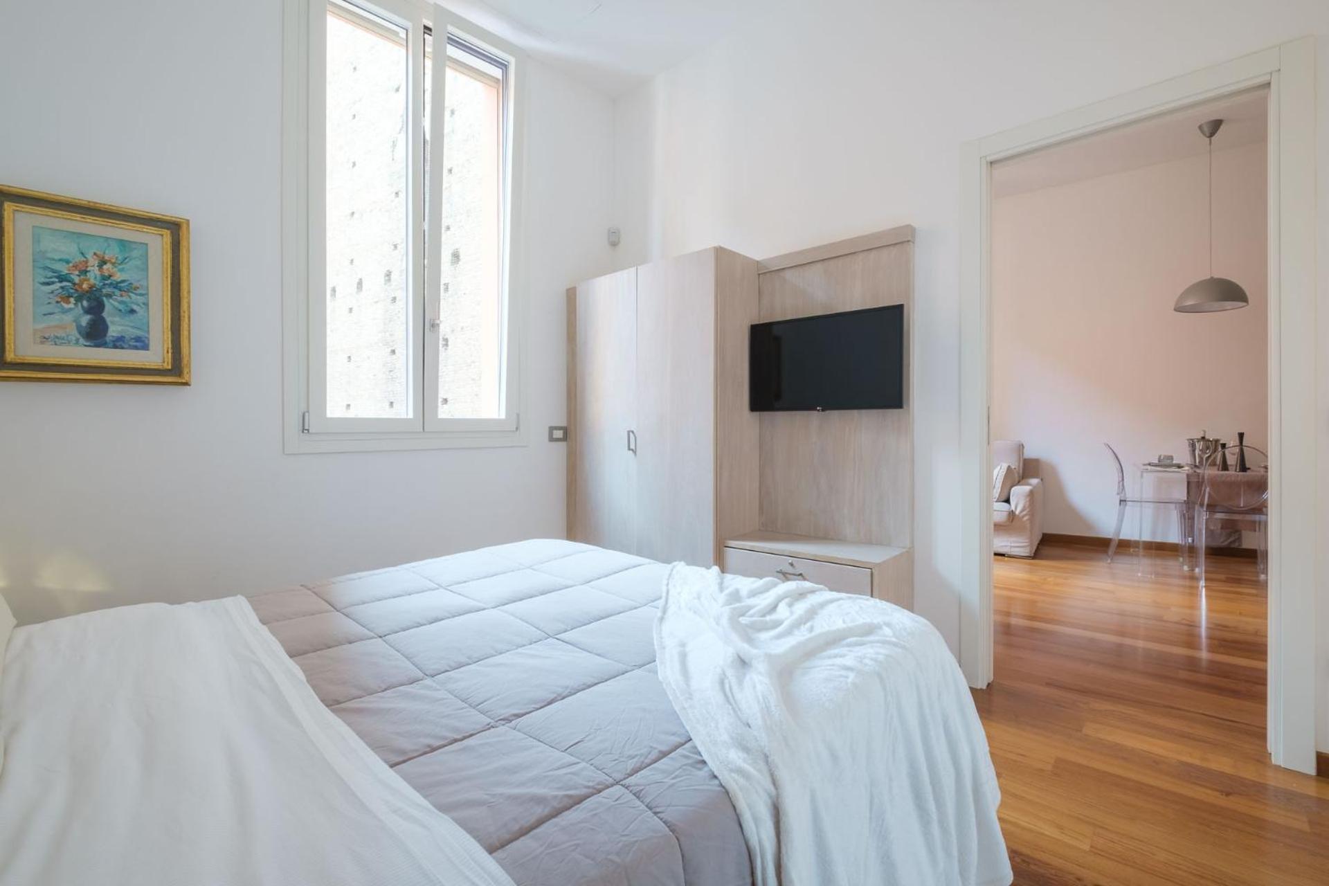 Deluxe Suite - Photo 10