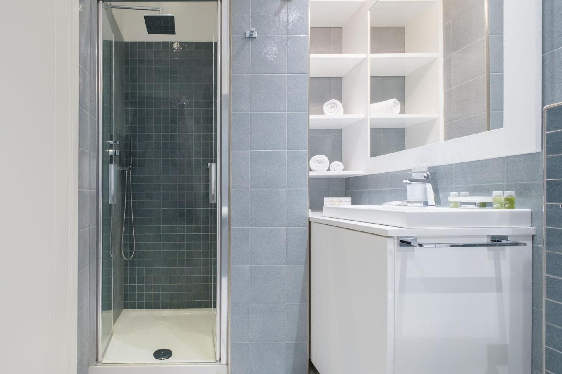 Deluxe Suite - Photo 25