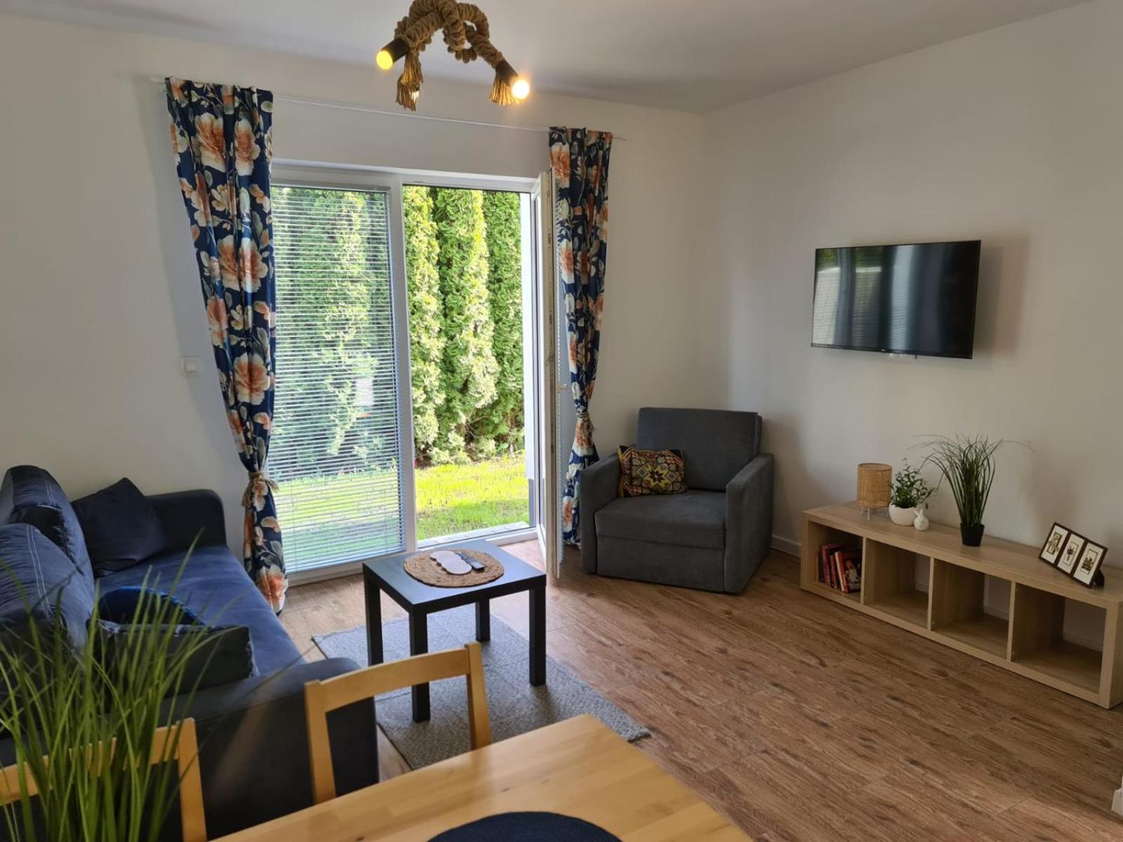One-Bedroom Apartment - Photo 1
