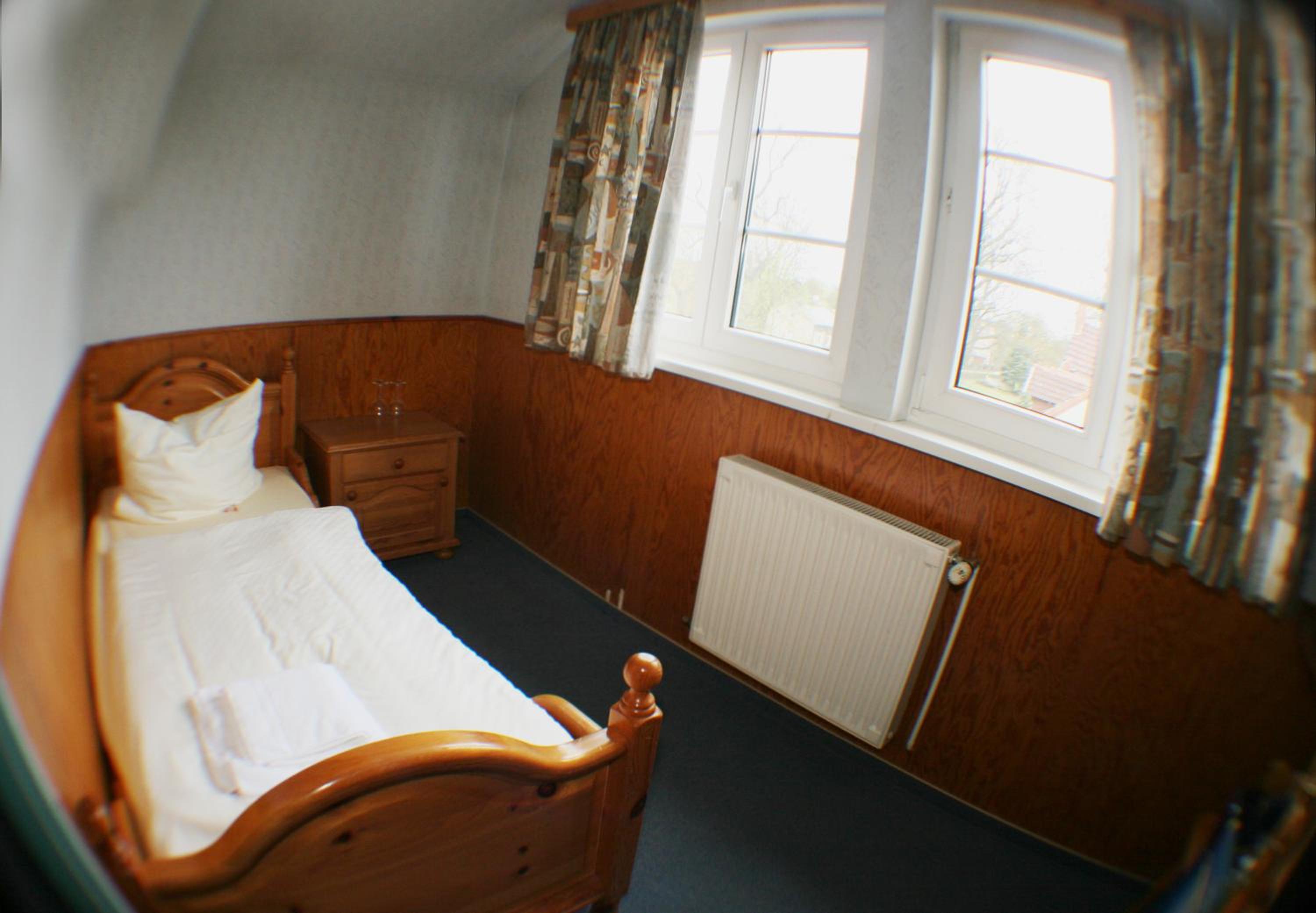 Standard Triple Room - Photo 3