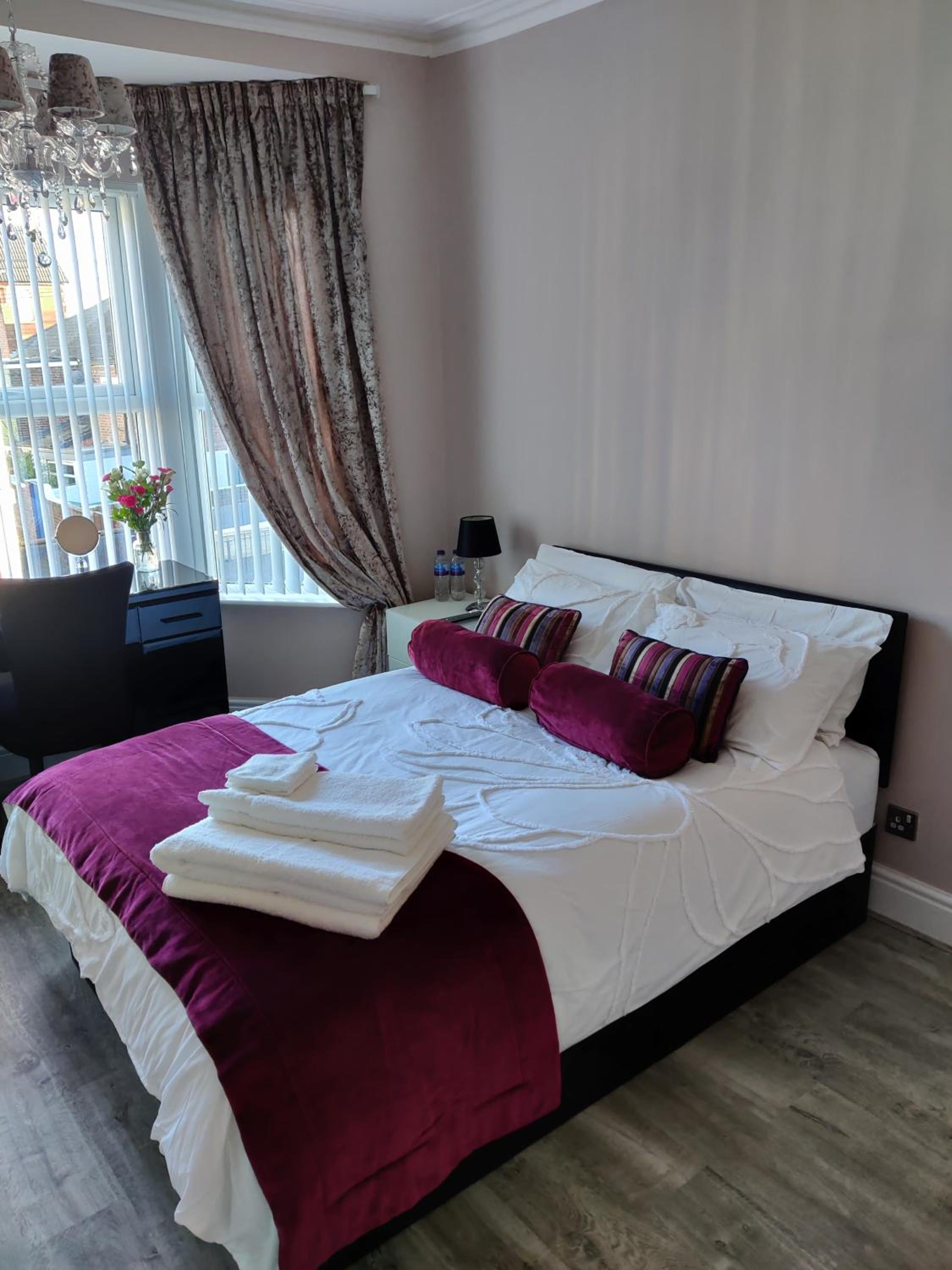 Double Room with Shared Bathroom photo 1