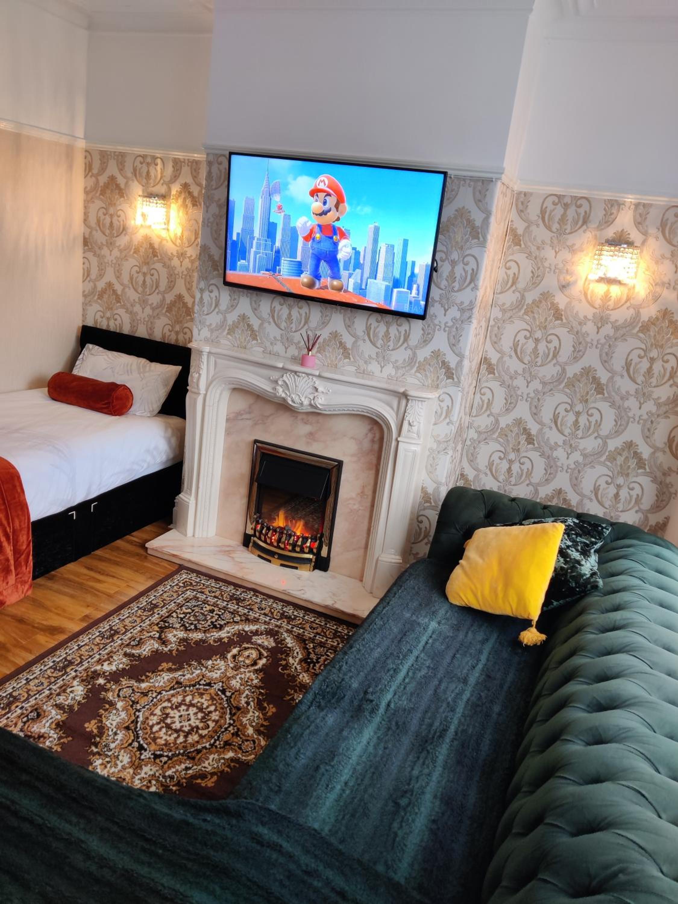 Single Room with Shared Bathroom photo 1