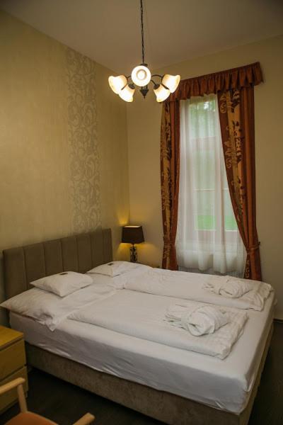 Budget Double Room - Photo 1