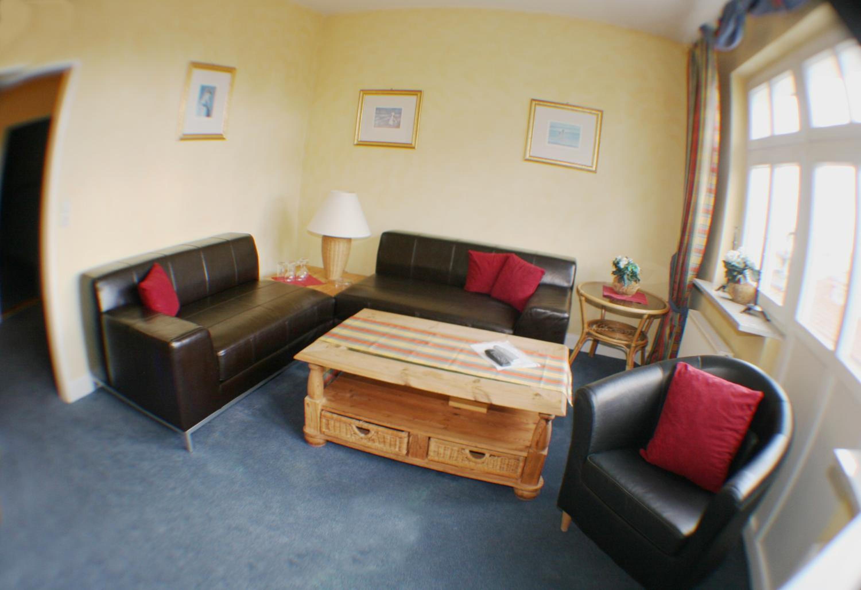 Suite - Photo 3