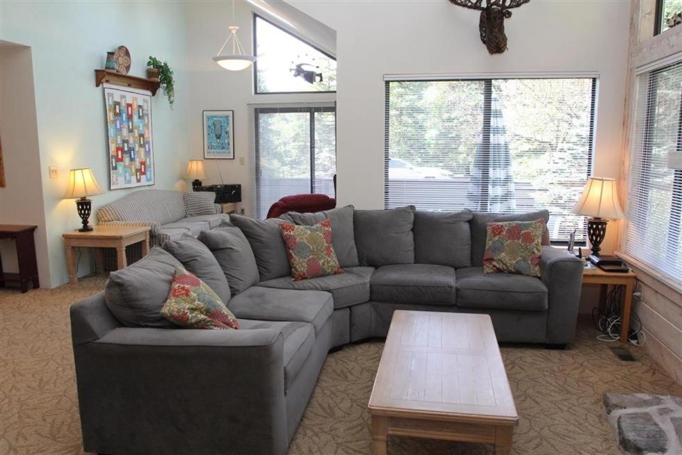 Three-Bedroom Apartment photo 1