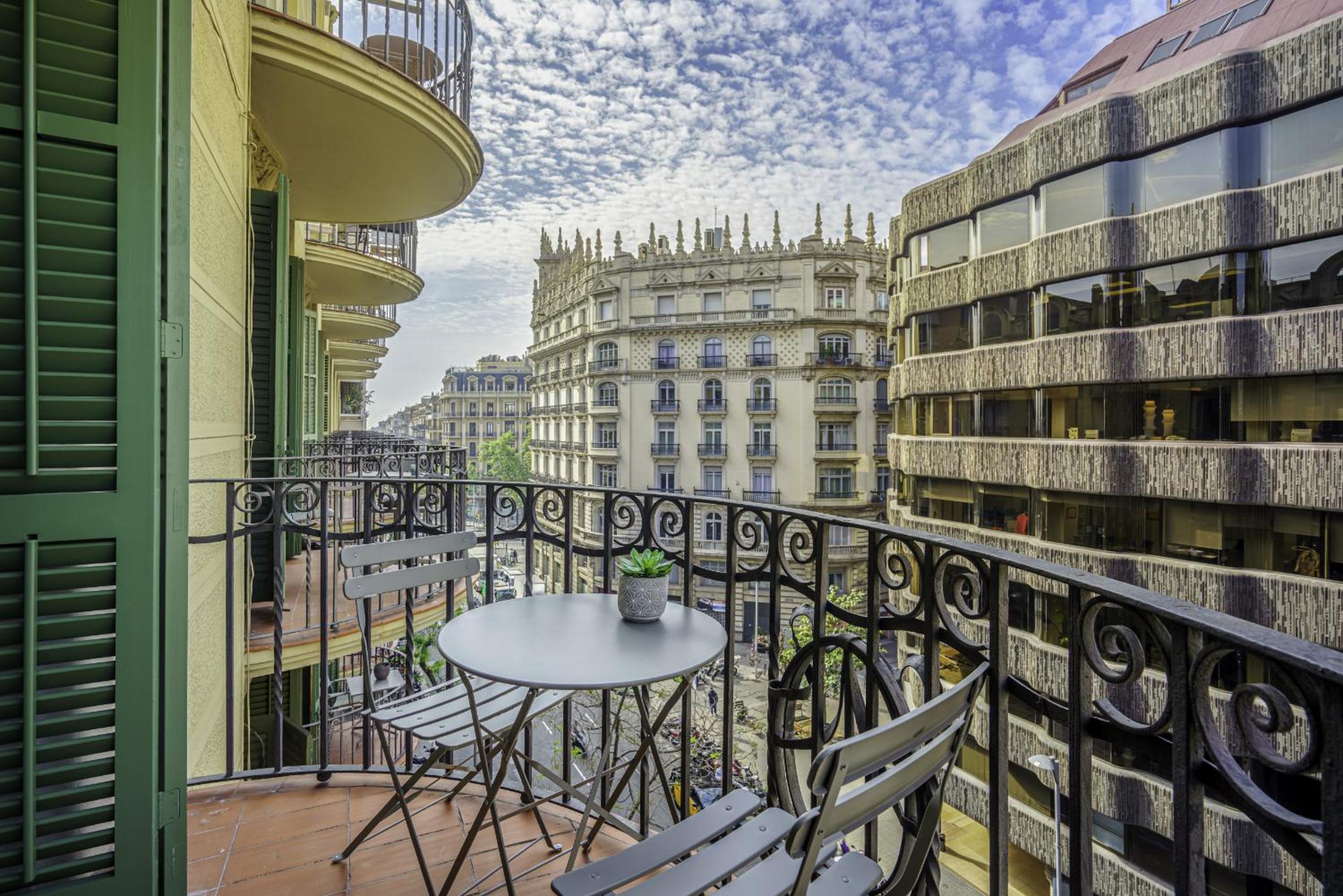 Apartment with Balcony photo 3