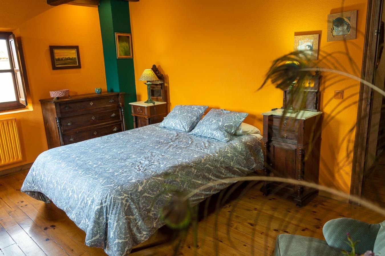Three-Bedroom House photo 3