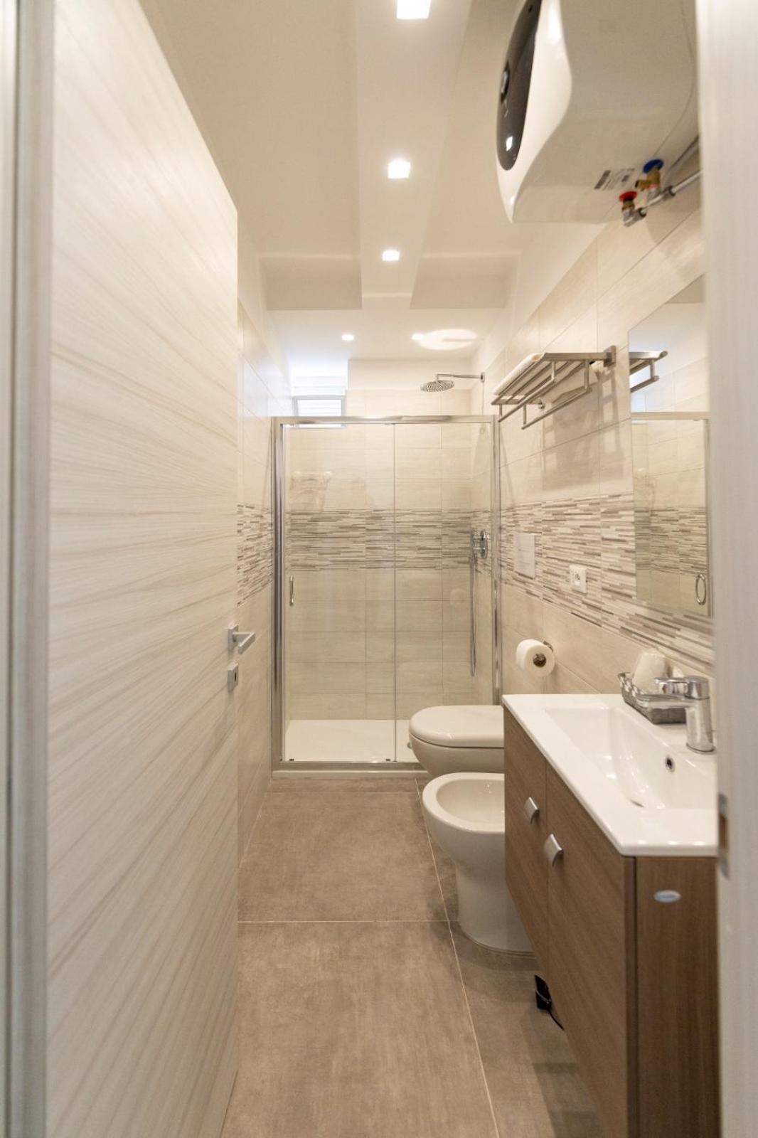Double Room with Private Bathroom photo 2