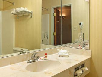 King Room - Mobility Accessible/Non-Smoking - Photo 6