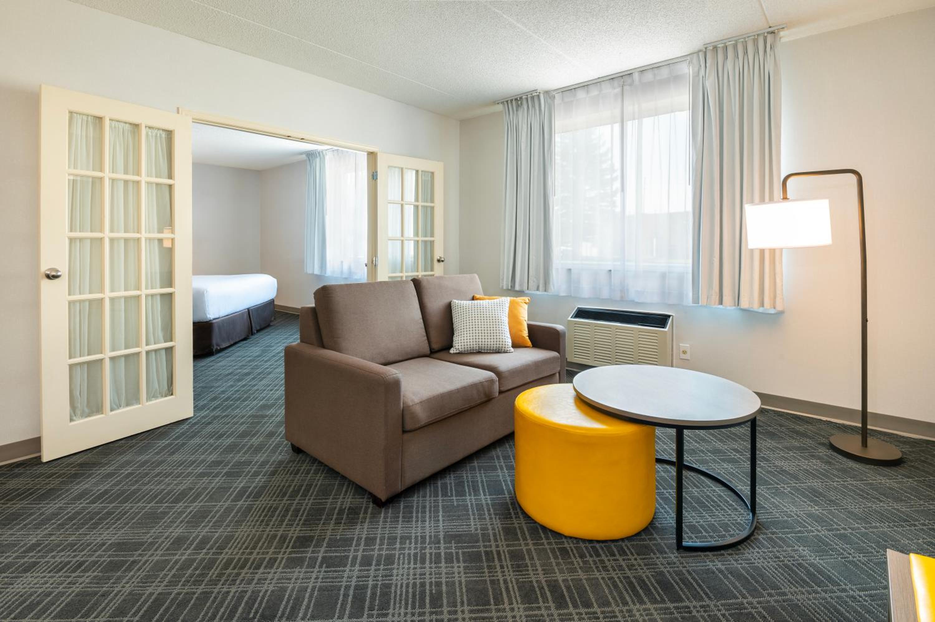 King Suite - Non Smoking - Photo 4