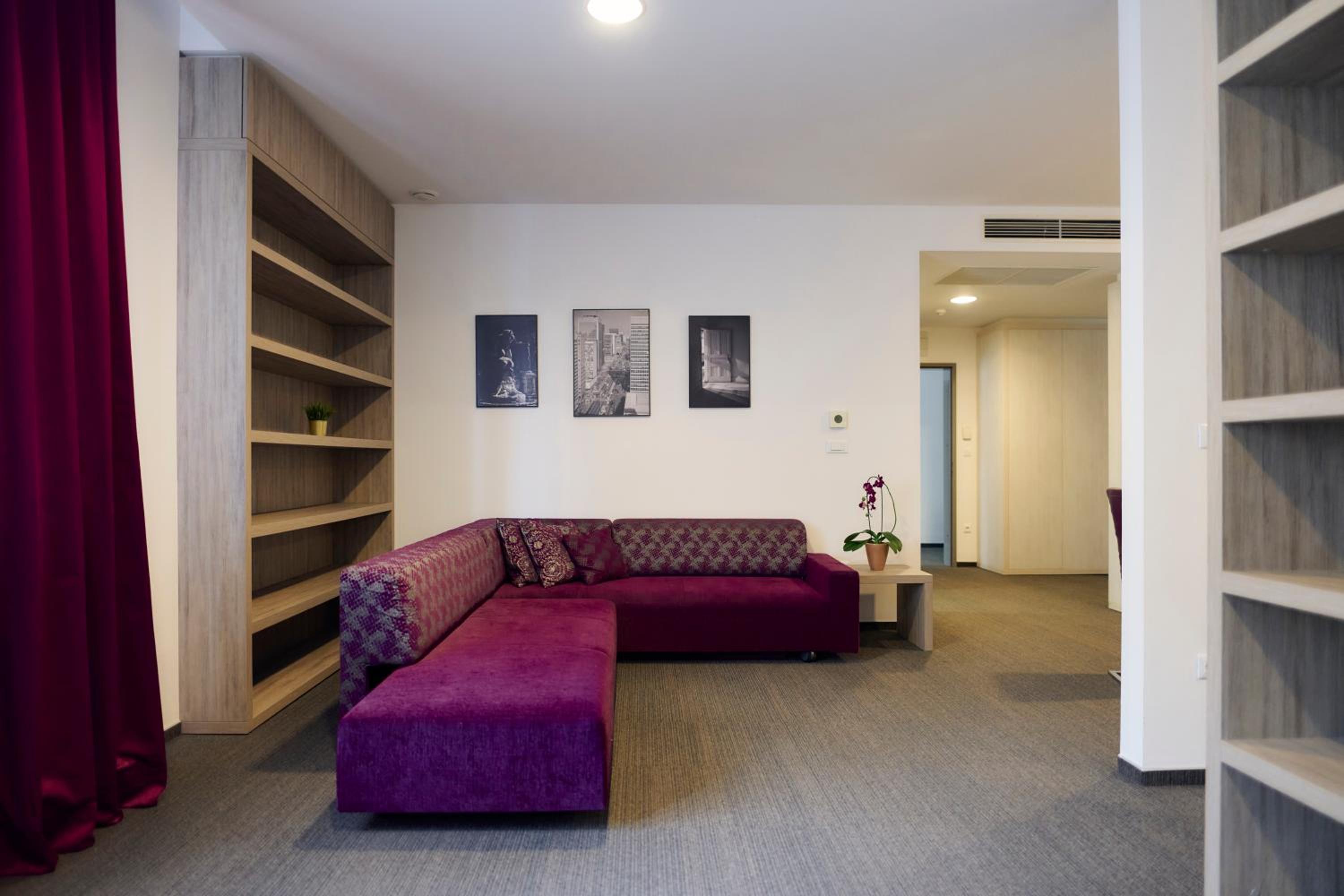 Business Suite photo 1