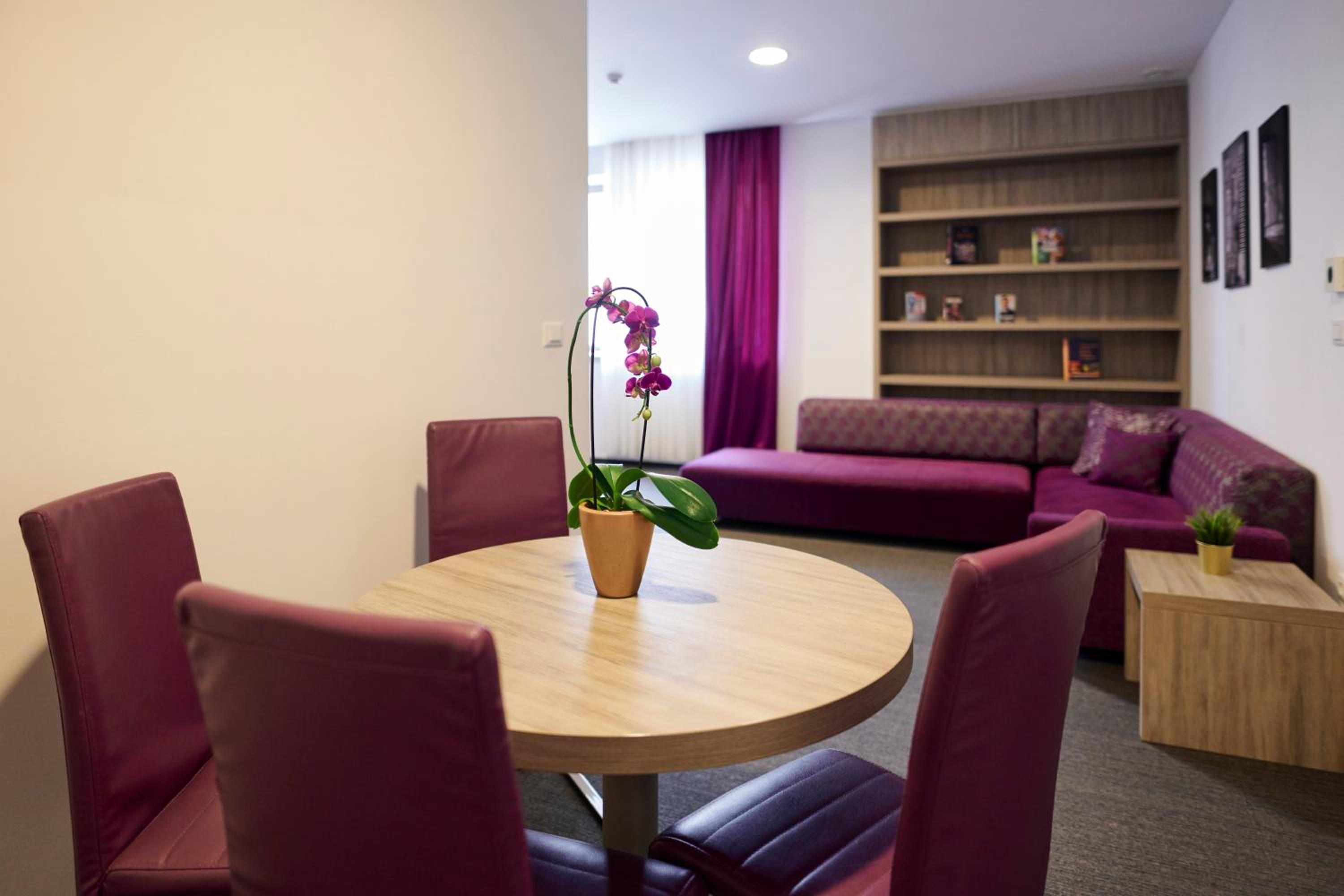 Business Suite photo 2