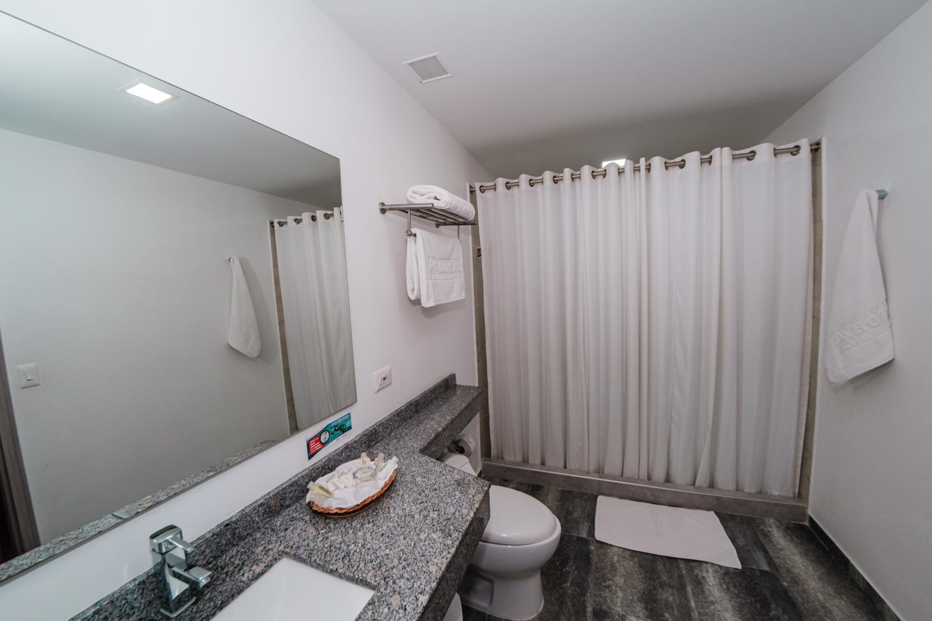 Deluxe Quadruple Room photo 3
