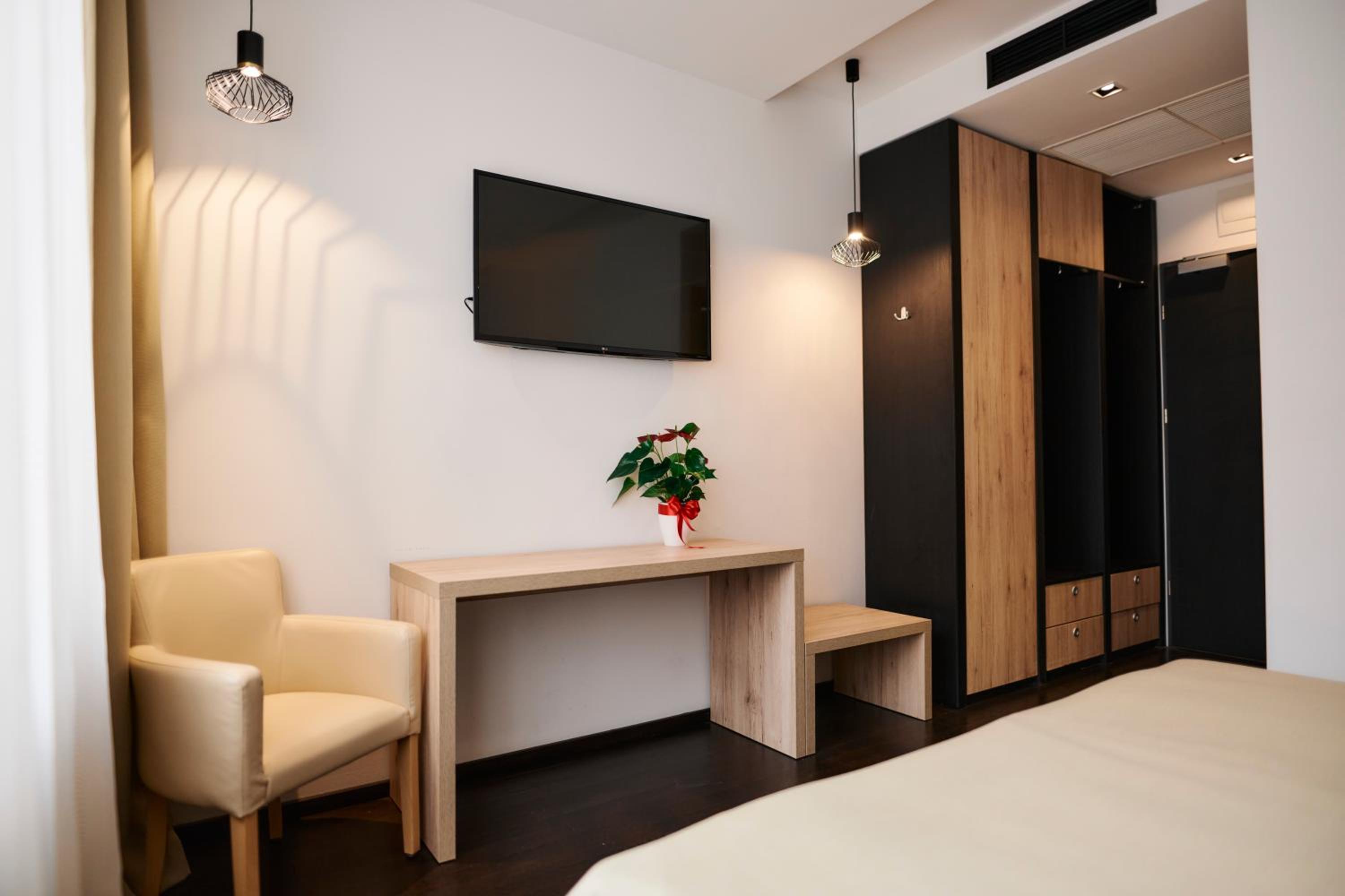 Deluxe Double Room photo 3