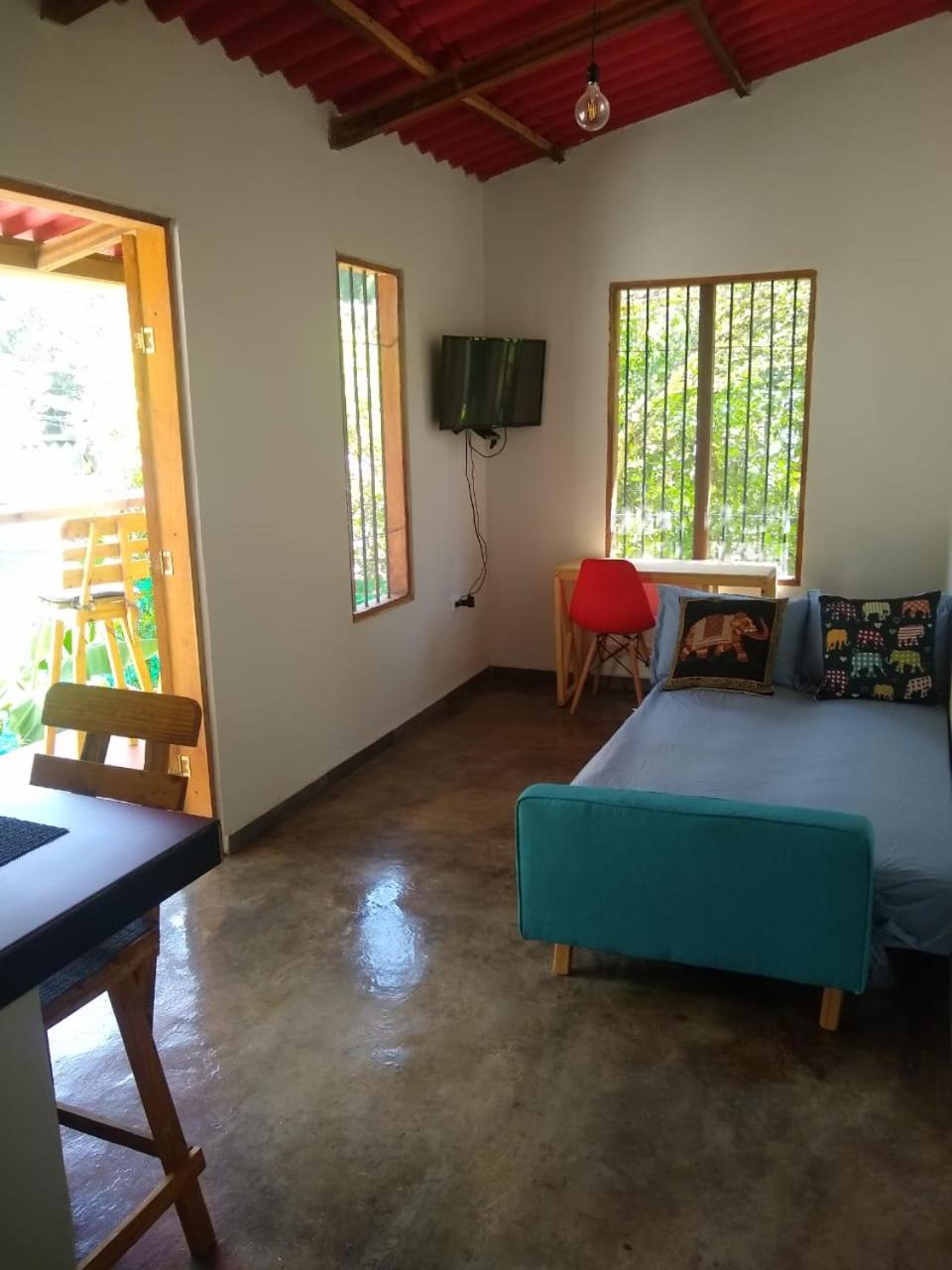 One-Bedroom House photo 1