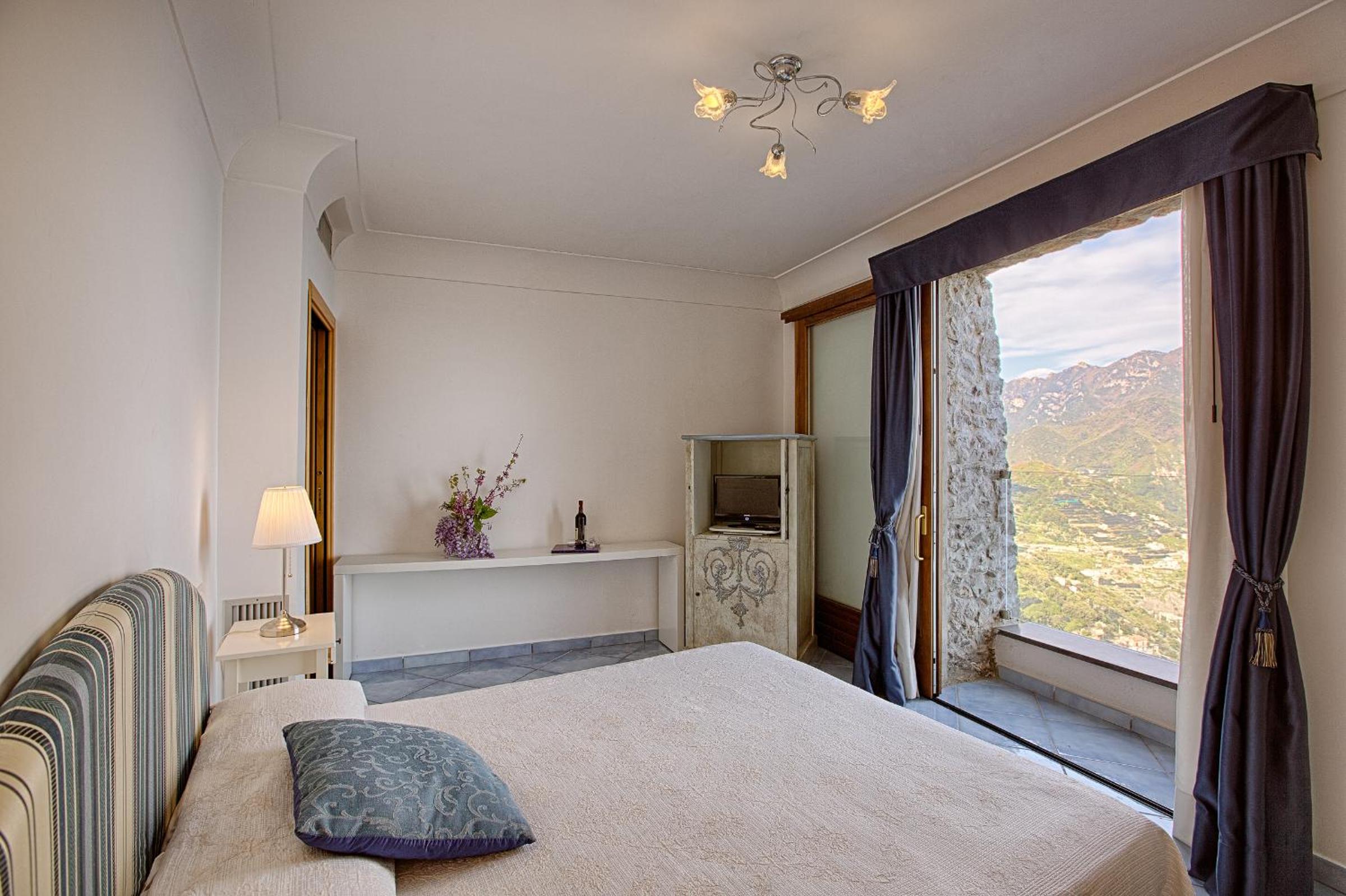 Double Room with Private Bathroom photo 3