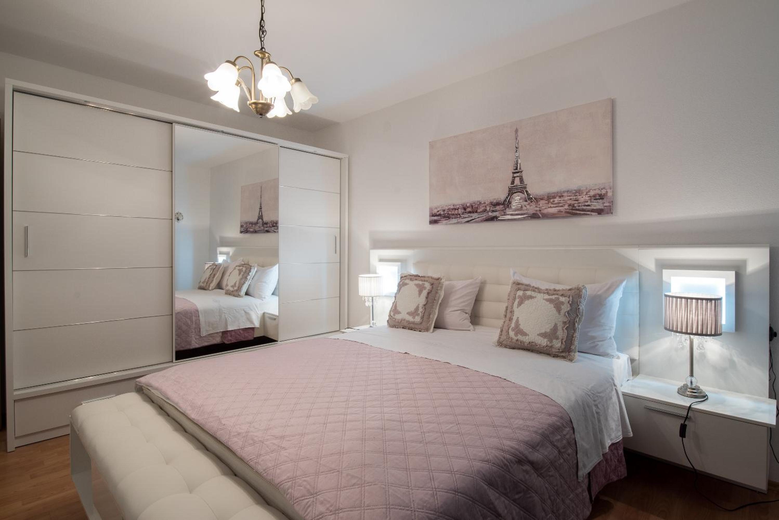 Apartment with Sea View - Photo 14