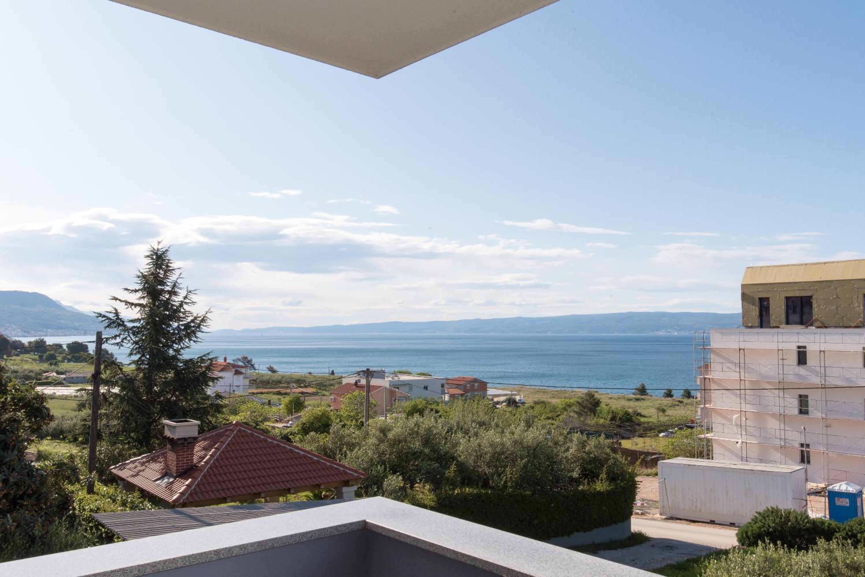 Apartment with Sea View - Photo 18