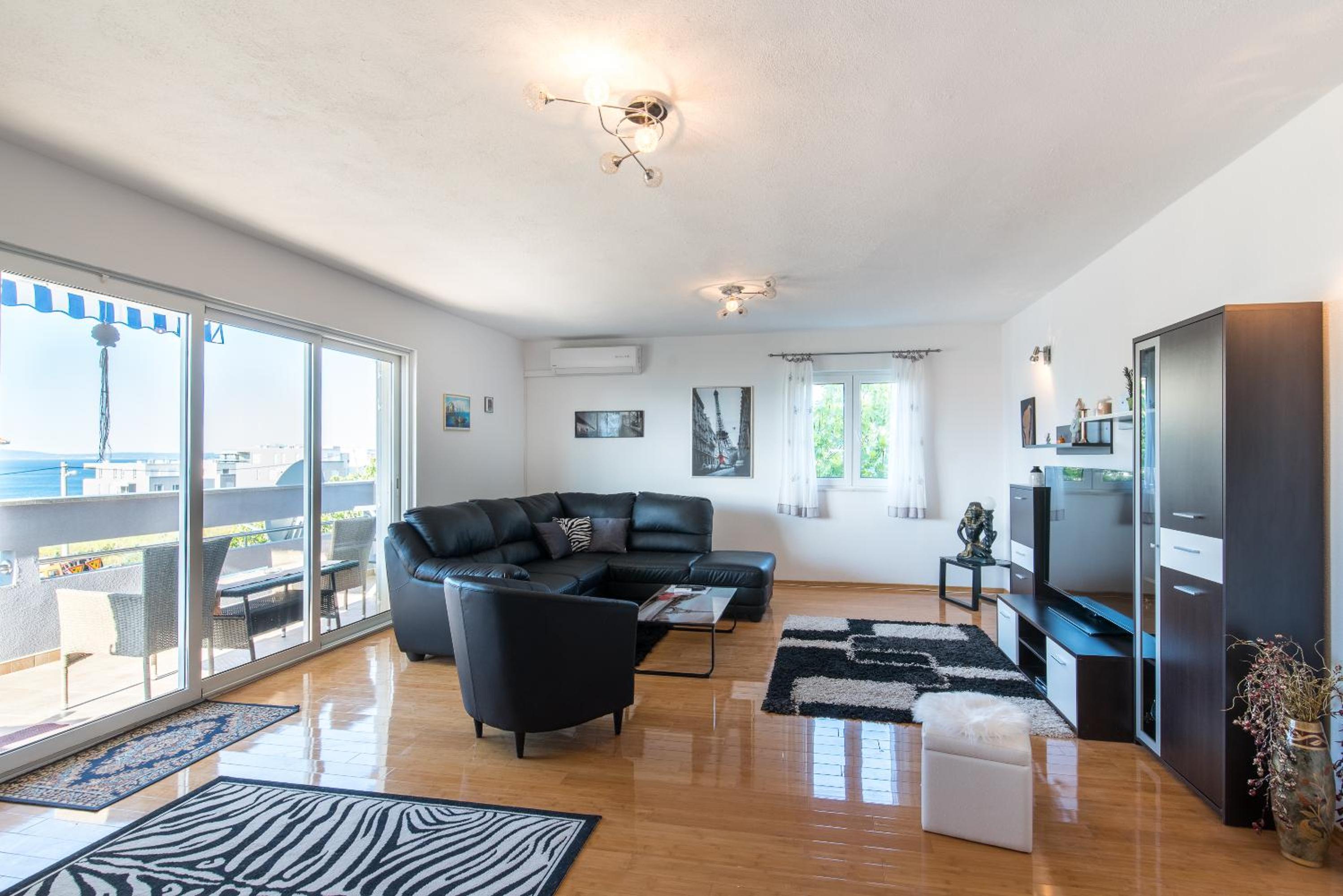 Apartment with Sea View - Photo 21