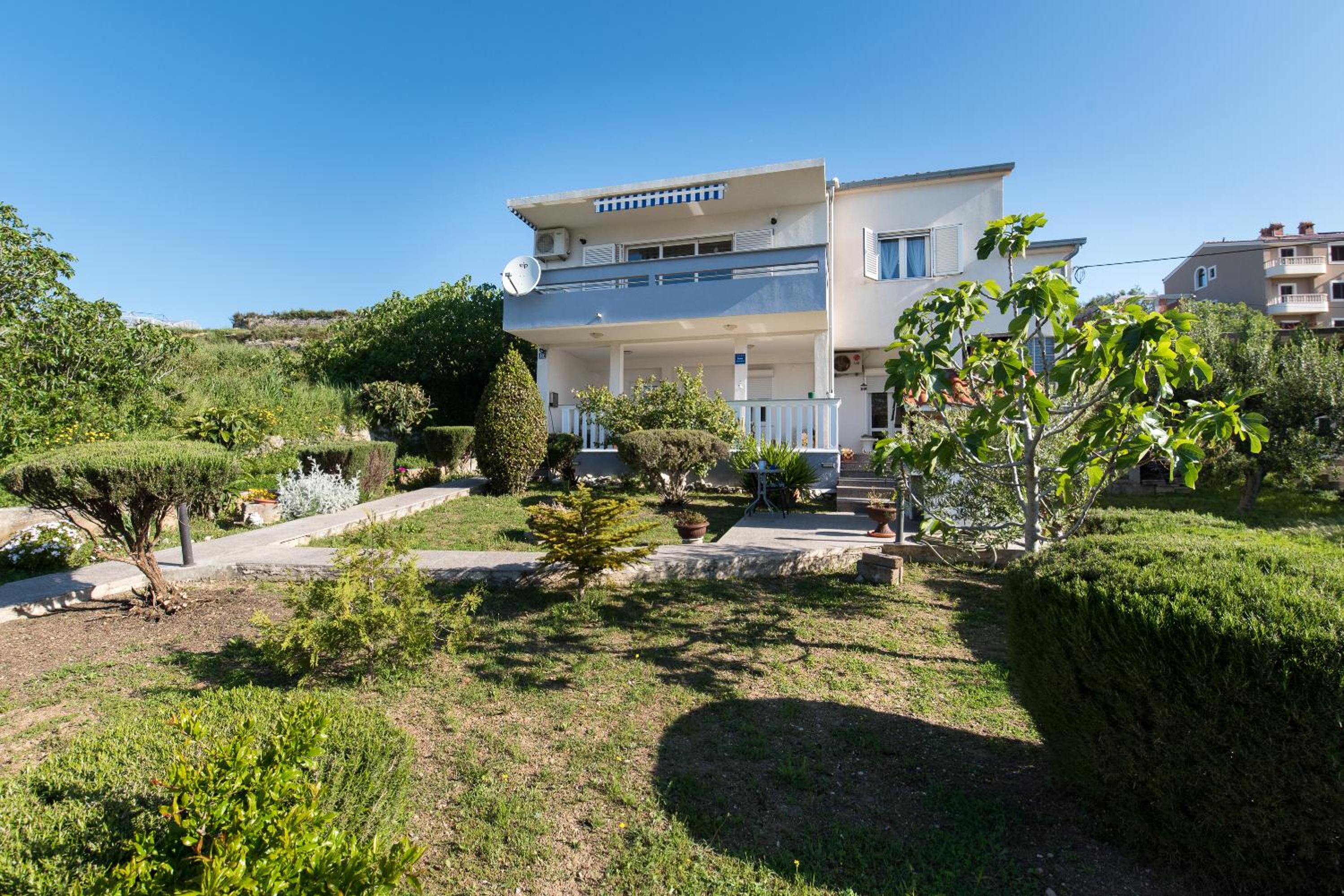 Apartment with Sea View - Photo 41