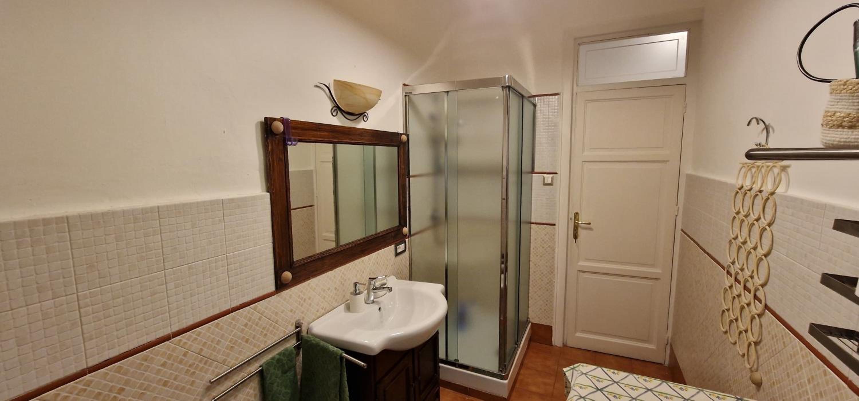 Double Room - Photo 8