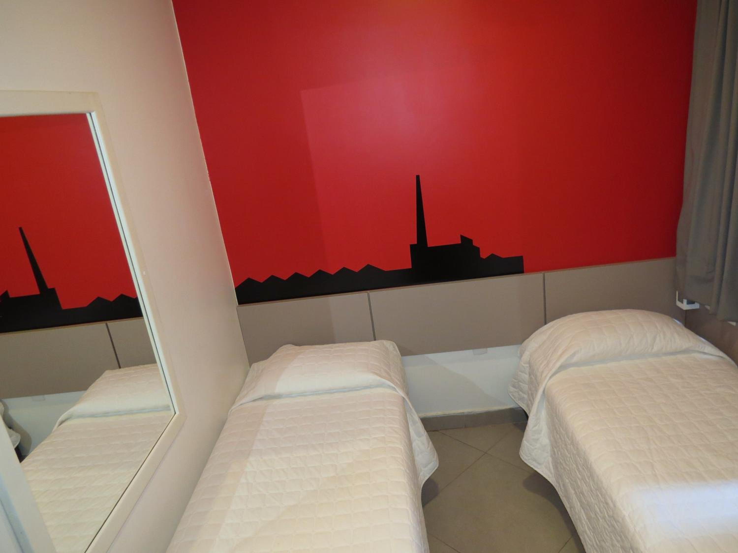 Deluxe Twin Room photo 2