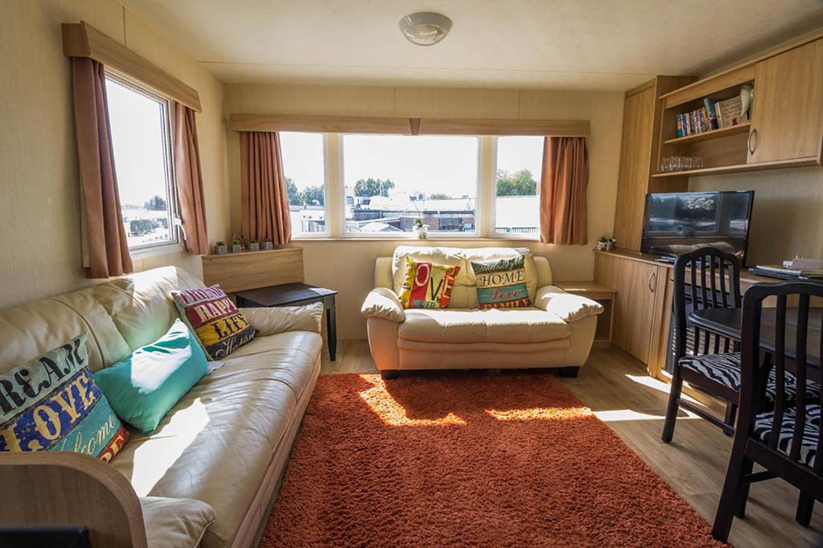 Mobile Home photo 1