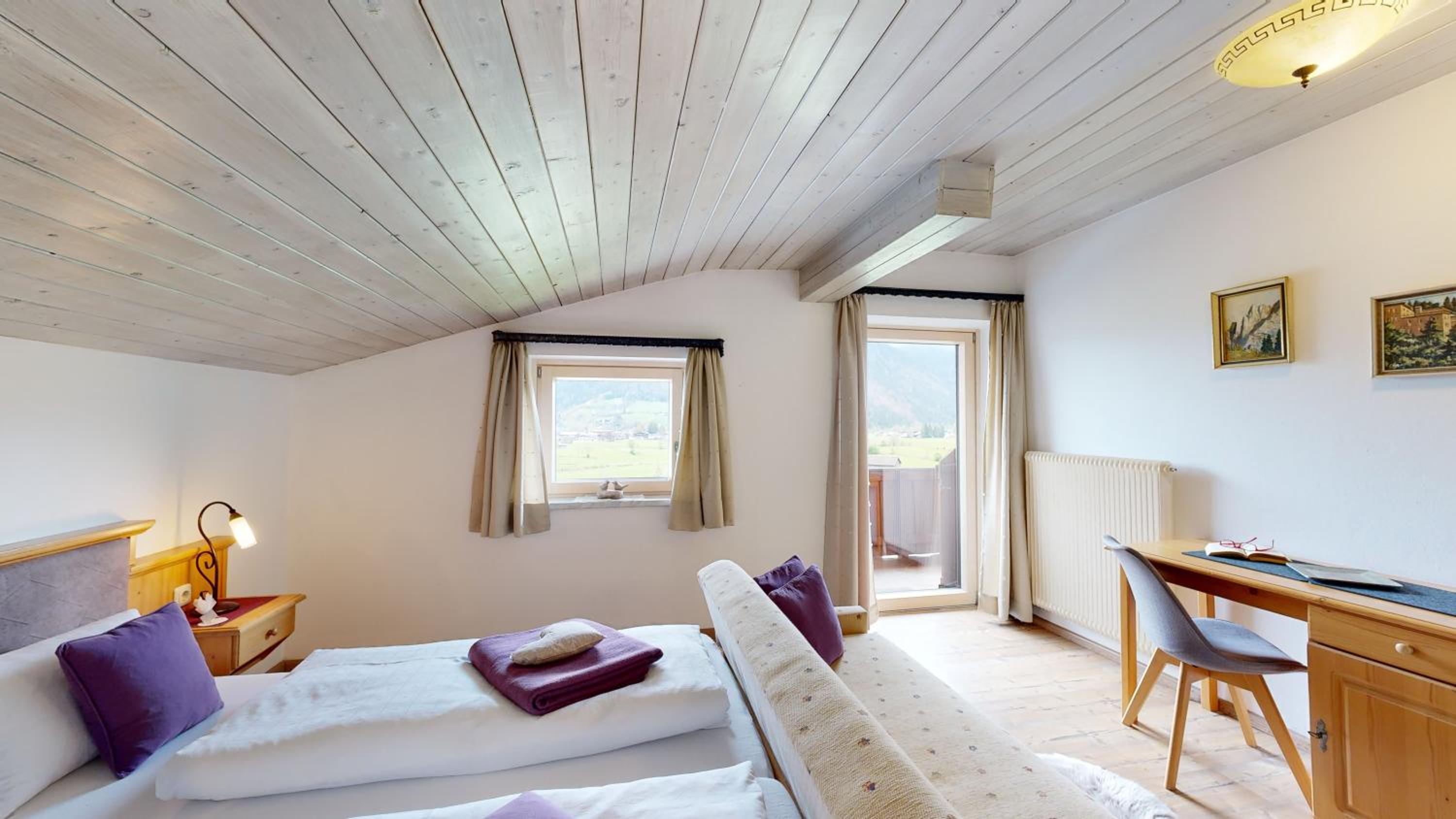 Two-Bedroom Apartment with Balcony photo 2