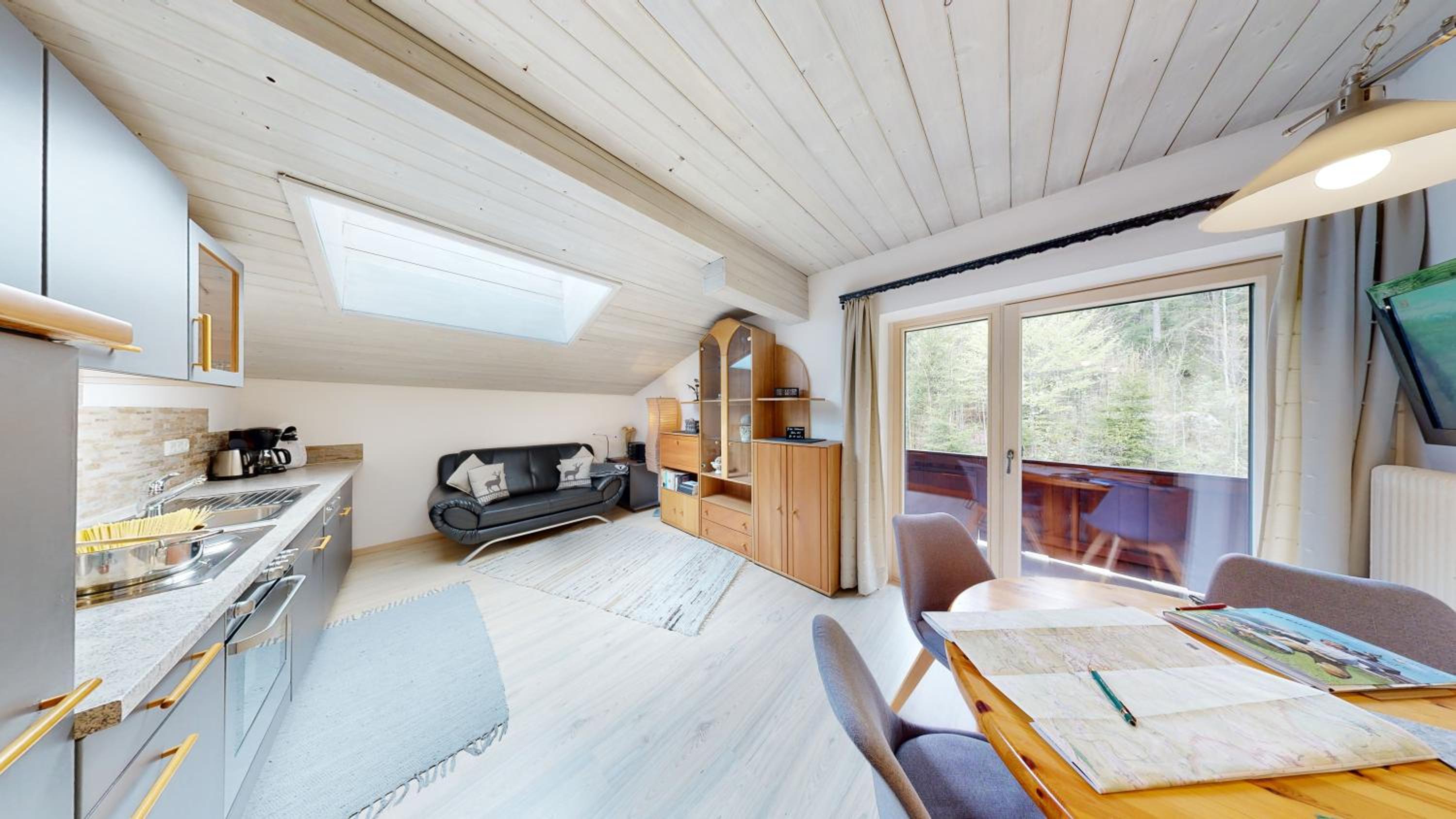 One-Bedroom Apartment with Balcony photo 1