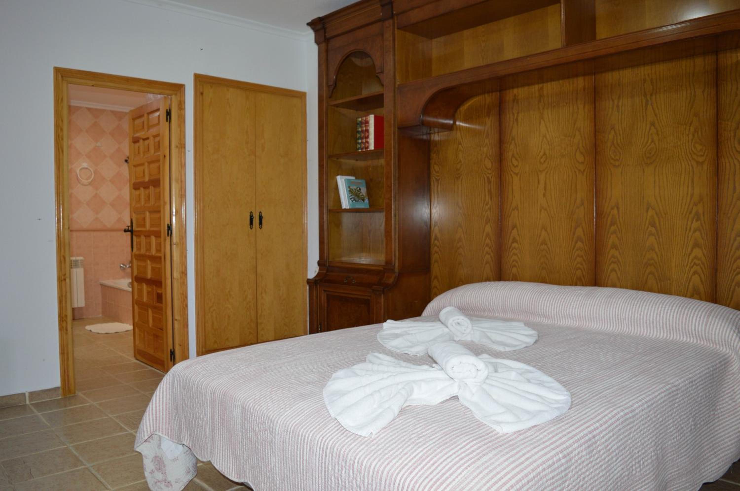 Deluxe Double Room with Bath photo 2
