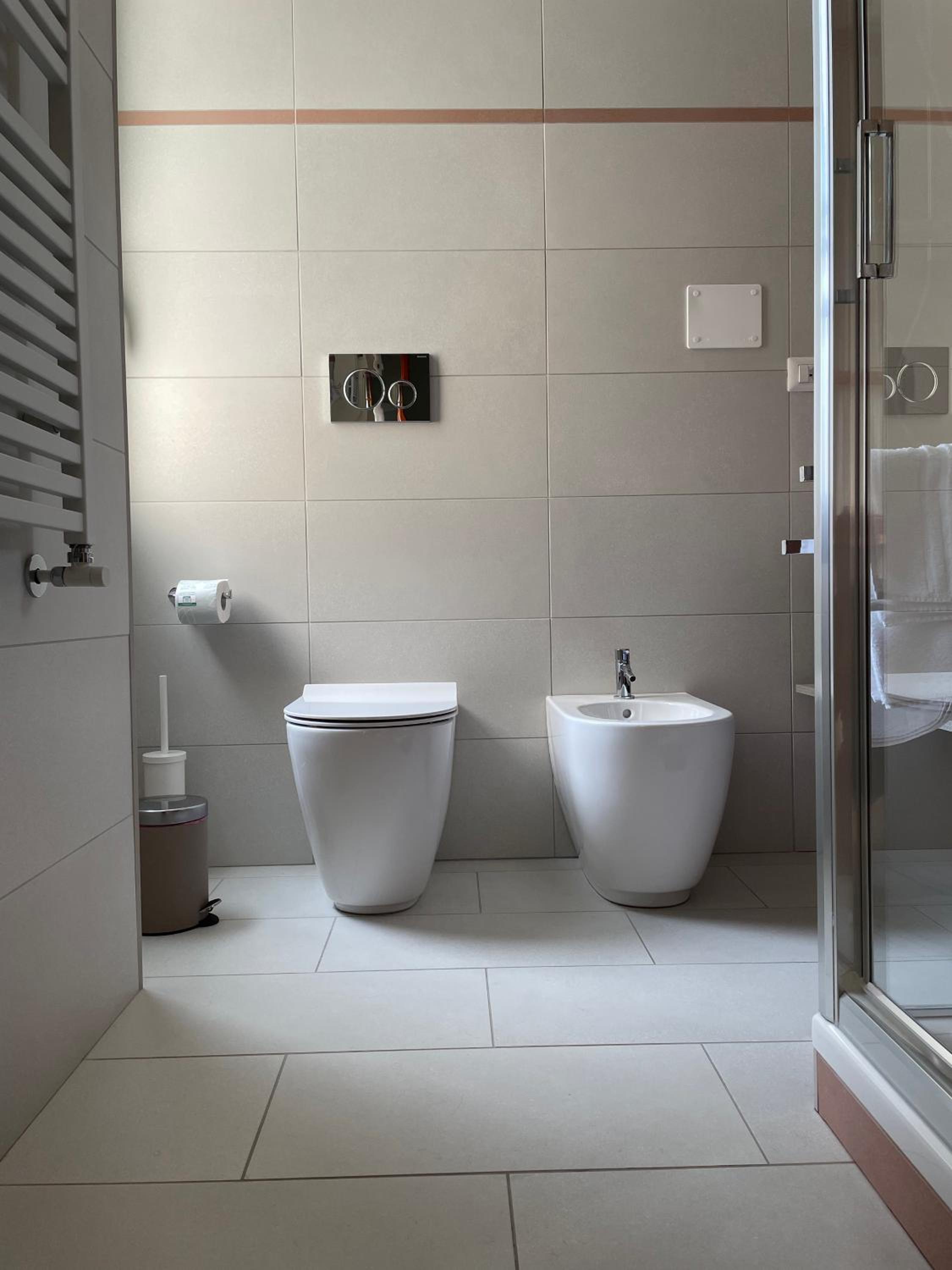 Double Room with Private Bathroom photo 3