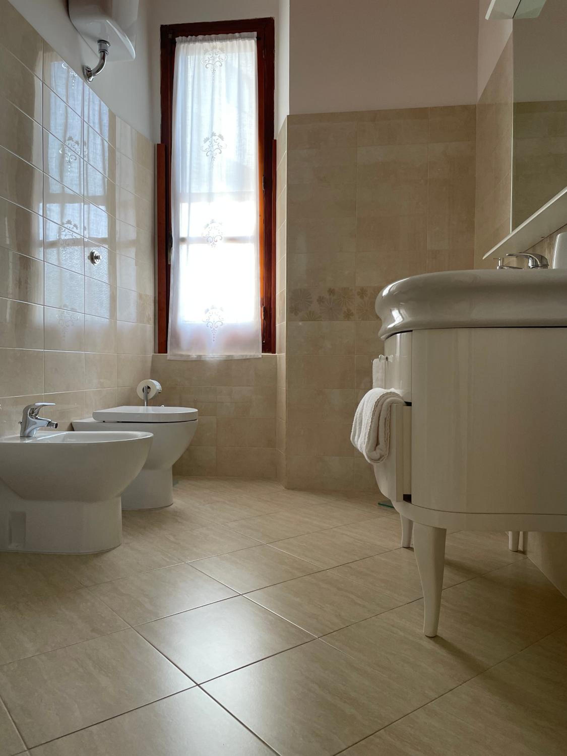 Double Room With Private External Bathroom photo 2