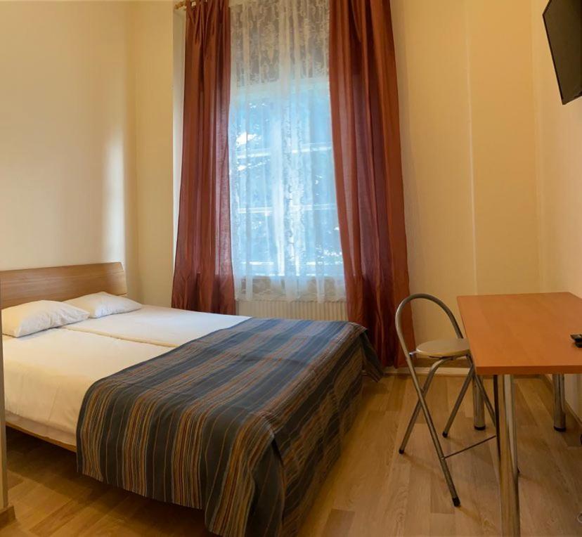 Small Double Room photo 3
