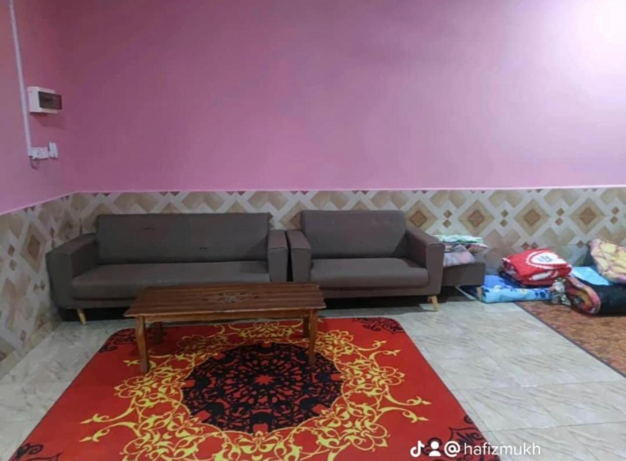 Three-Bedroom House photo 2