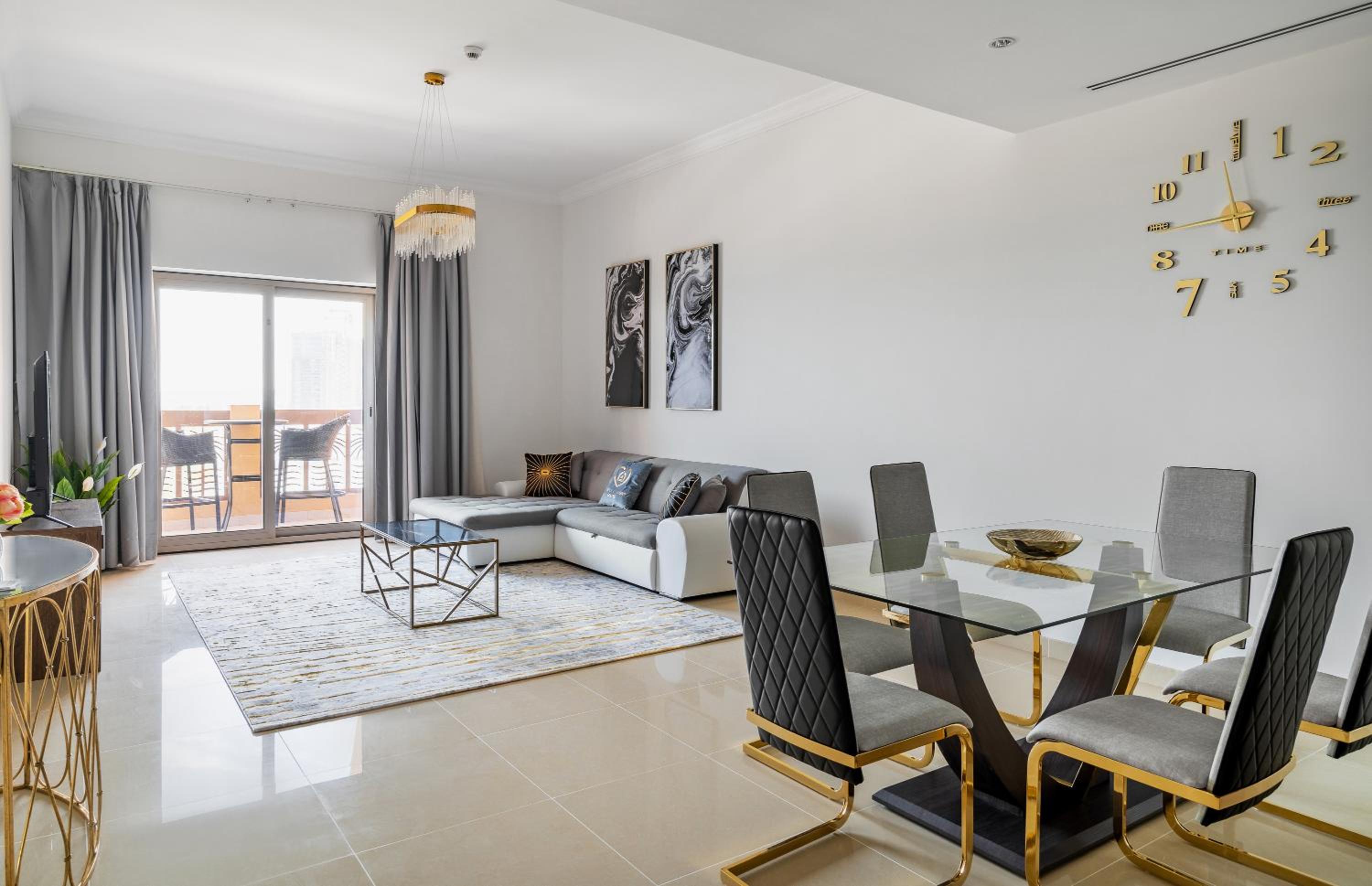 Premium One Bedroom Apartment with Kitchen and Balcony photo 3