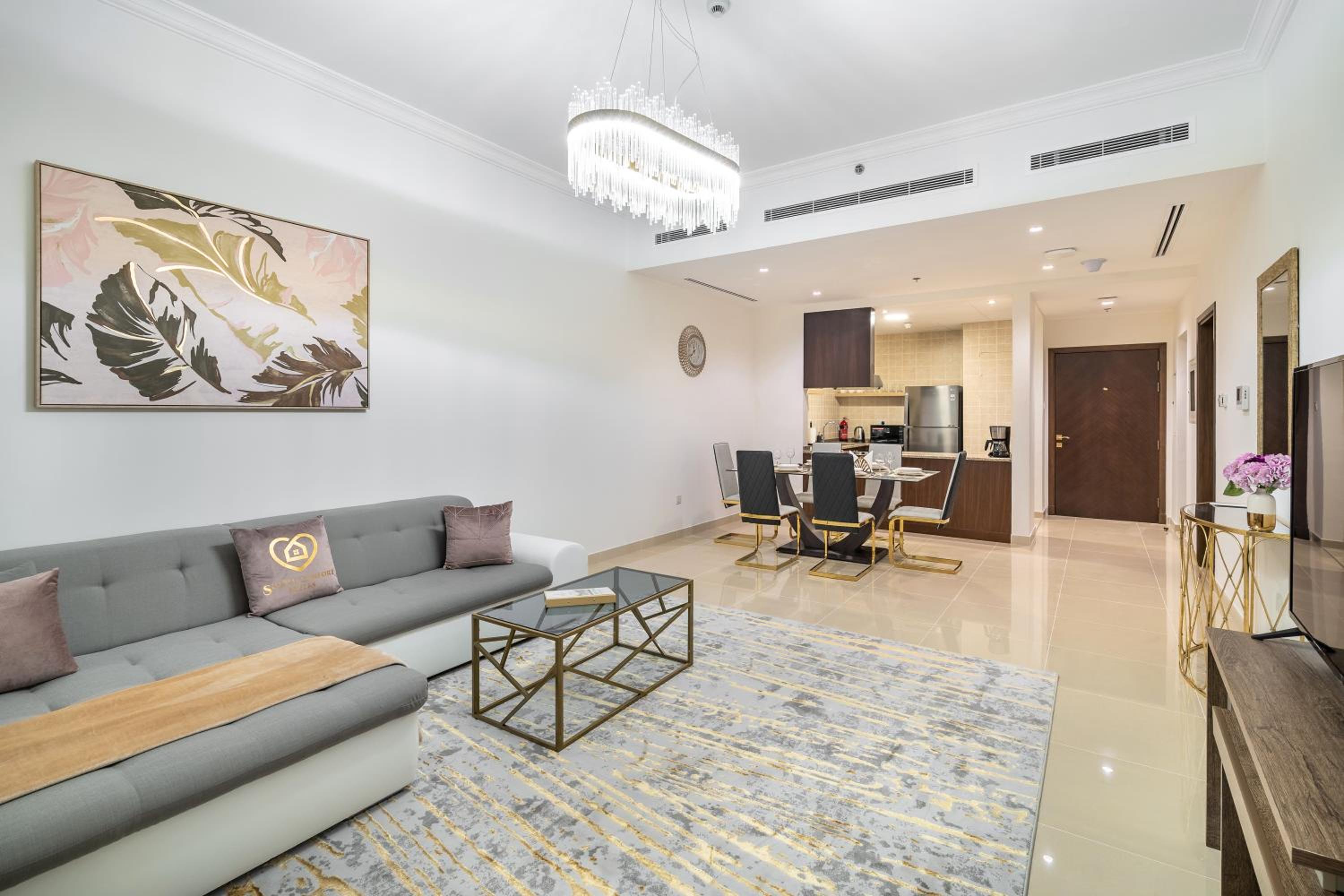 Premium One Bedroom Apartment with Kitchen and Balcony photo 2