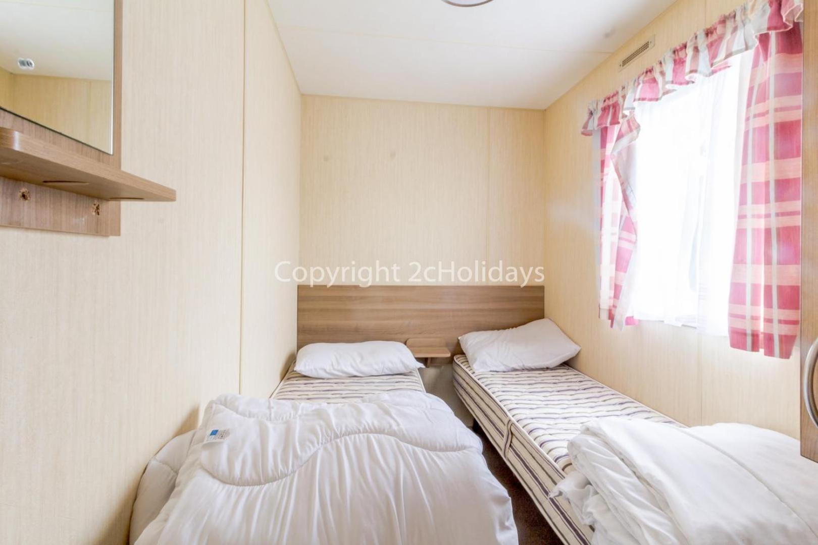 Mobile Home photo 2