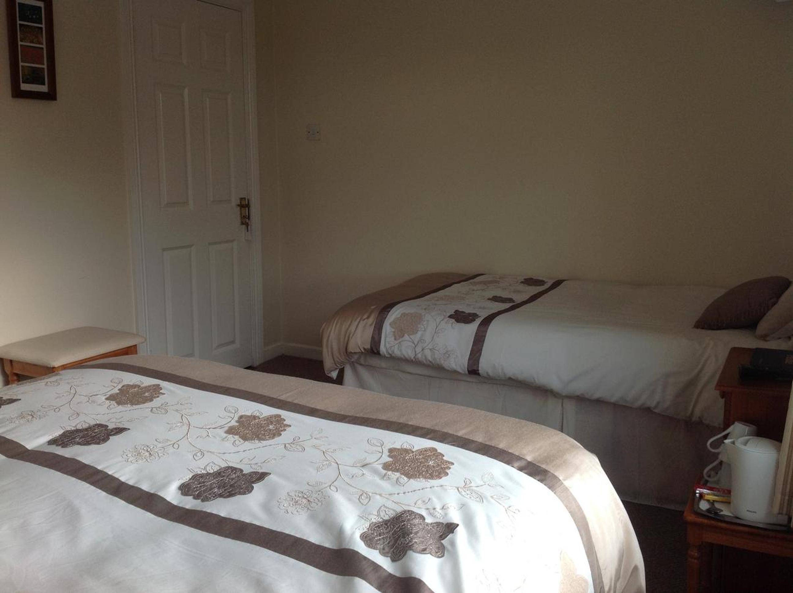 Deluxe Room (2 Adults + 1 Child) photo 2