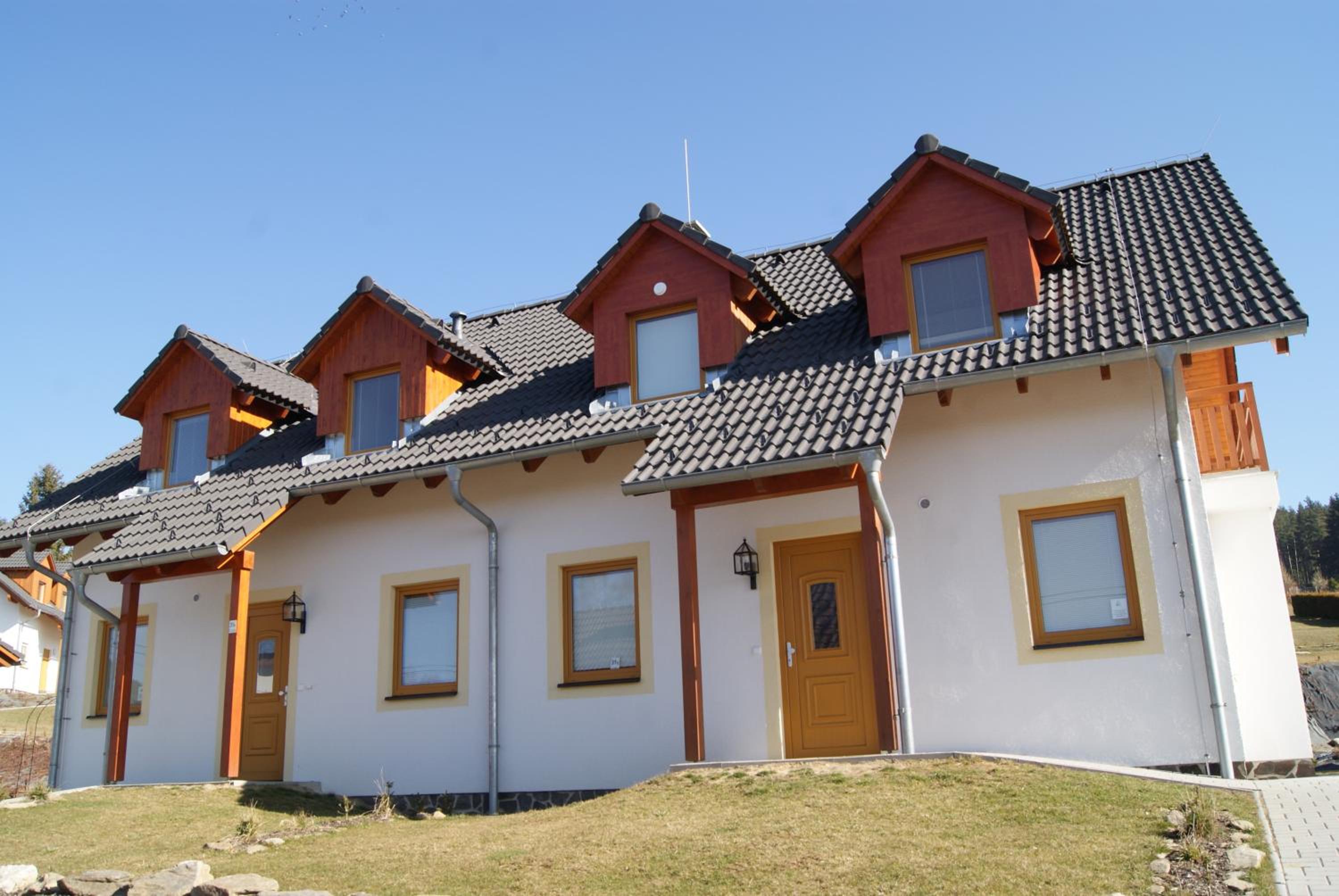 Three-Bedroom House photo 3
