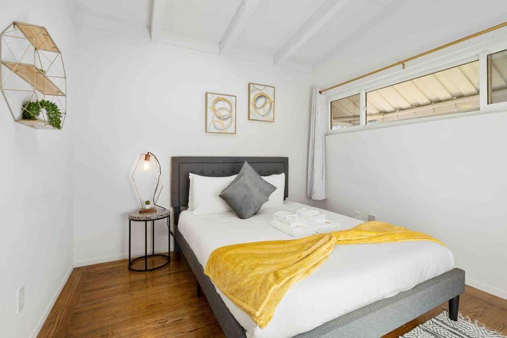 Two-Bedroom House photo 2