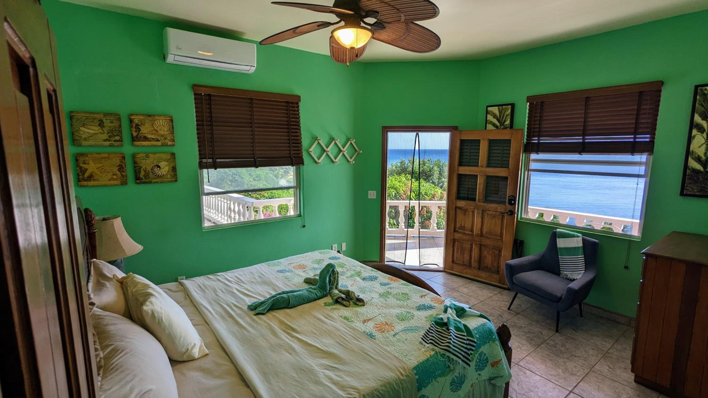 Three-Bedroom Suite photo 1