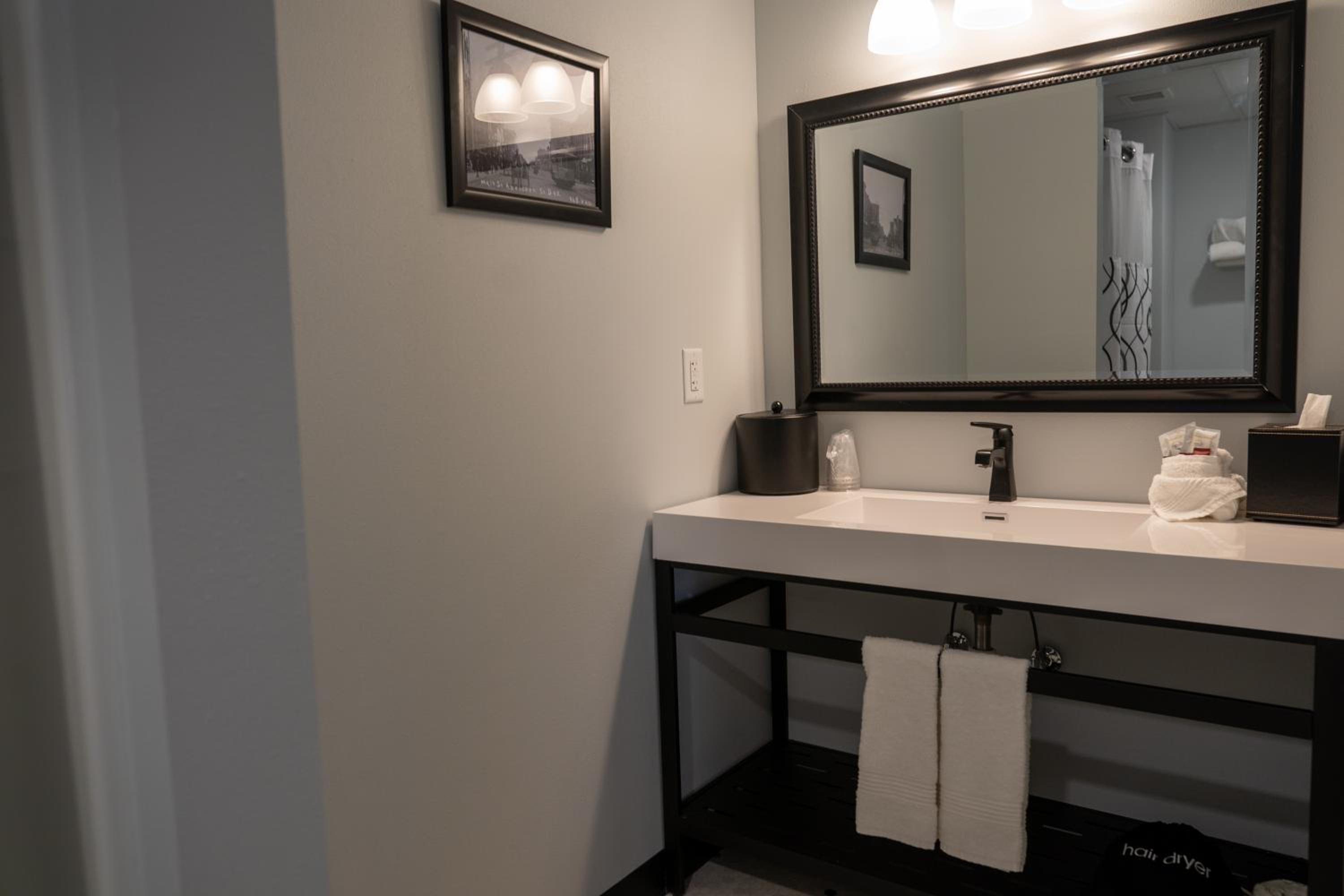 Deluxe King Room photo 2