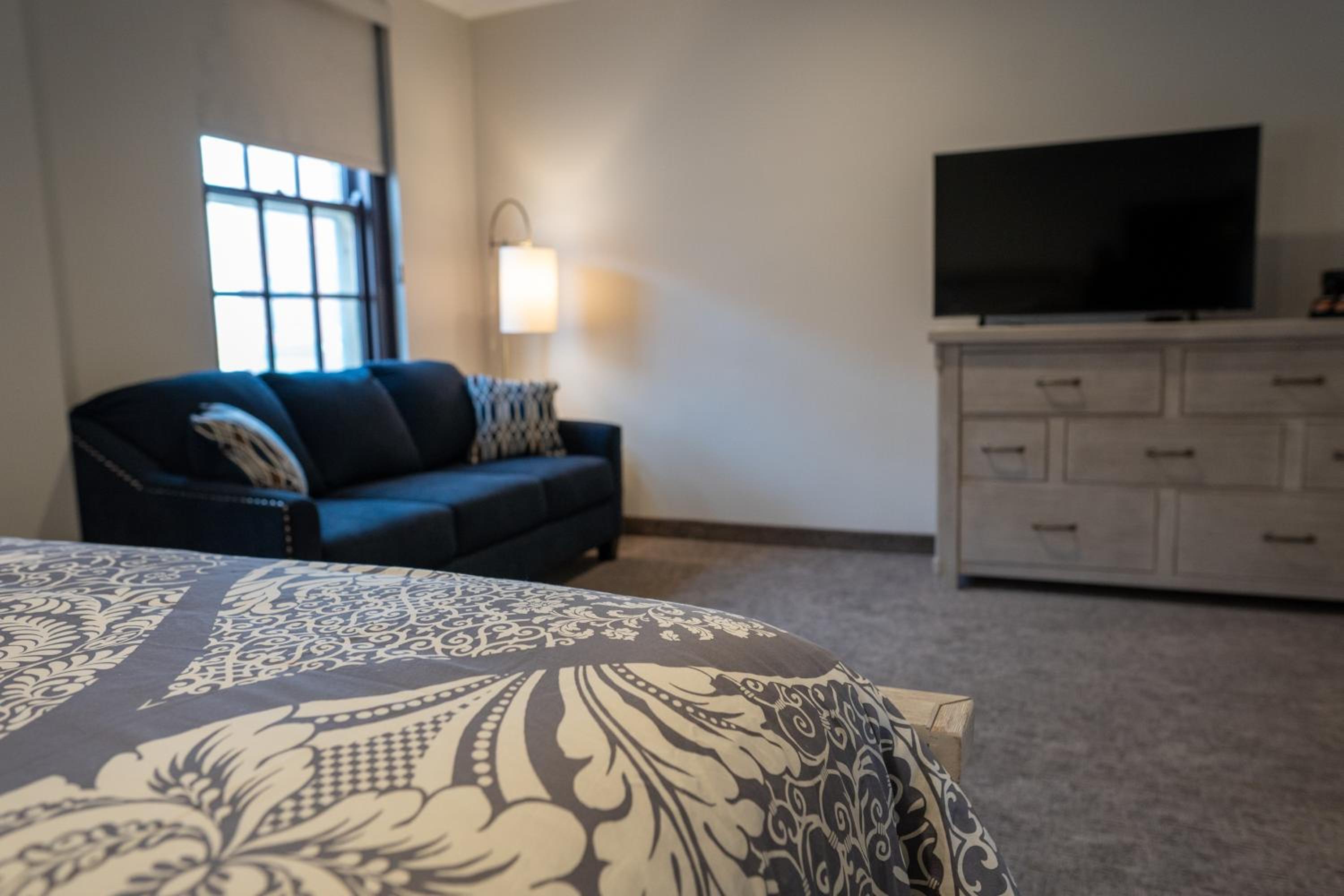 Deluxe King Room photo 1