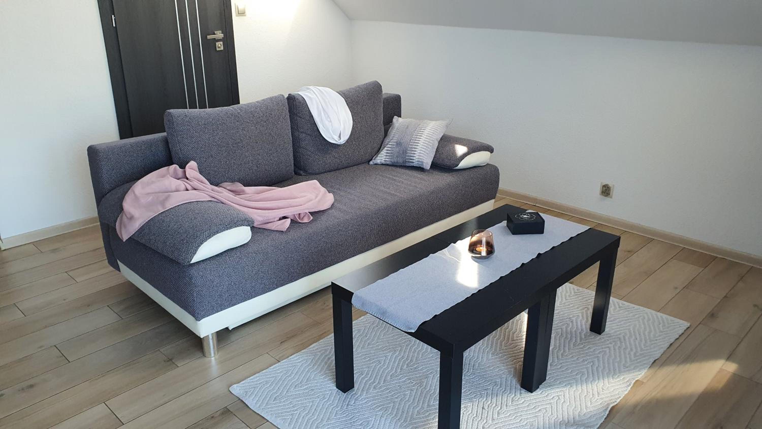 Studio with Balcony - Photo 4
