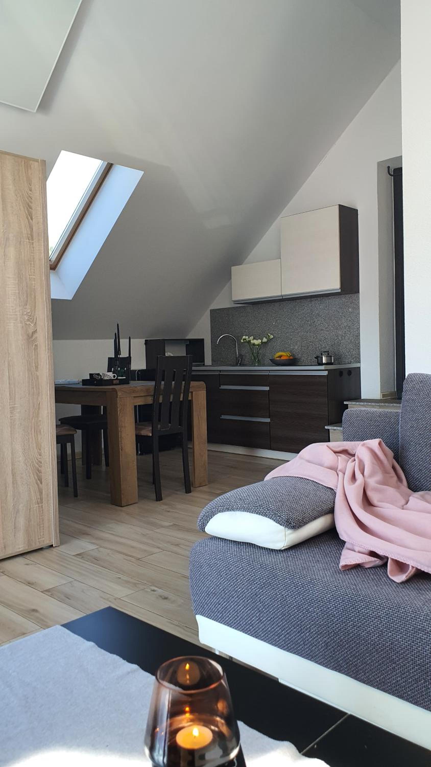 Studio with Balcony - Photo 6