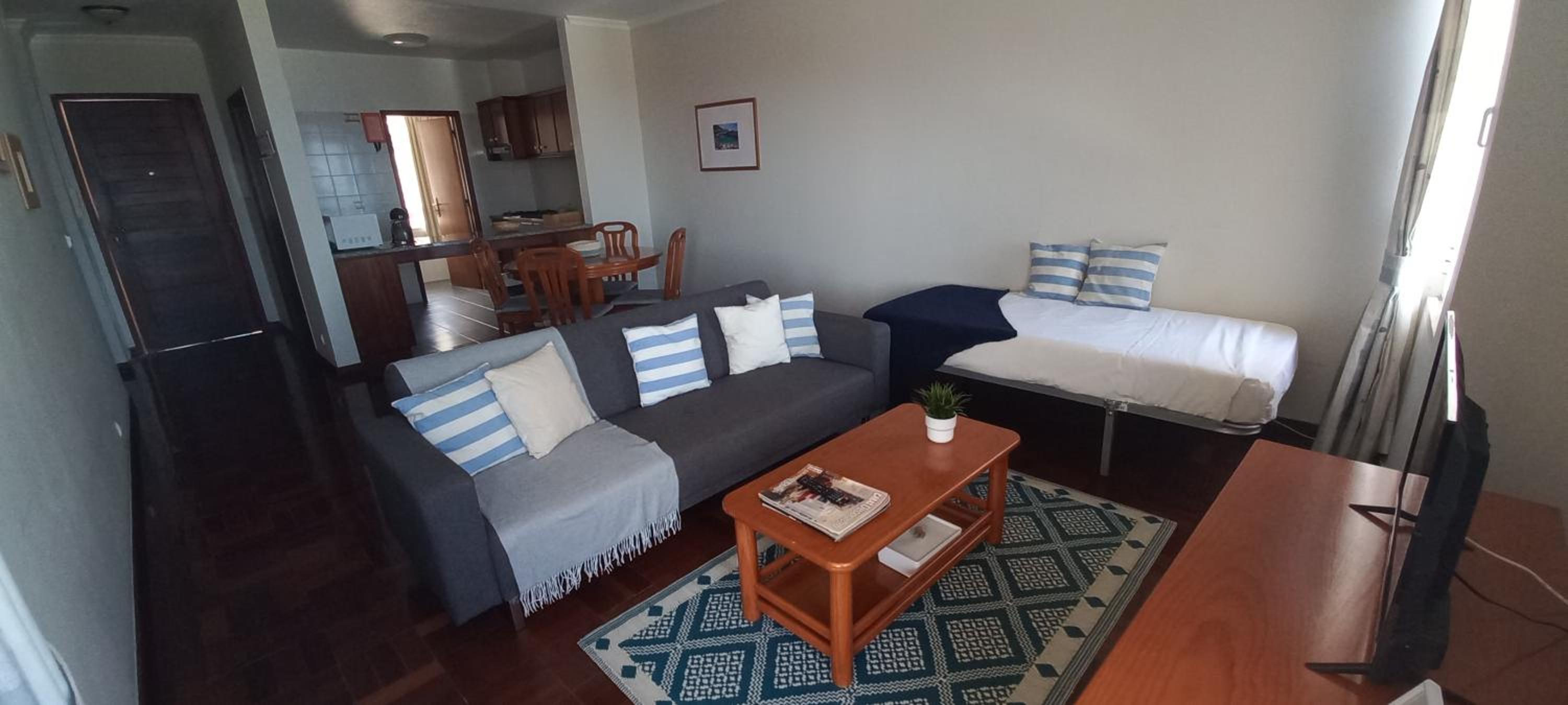 One-Bedroom Apartment with Sea View photo 1