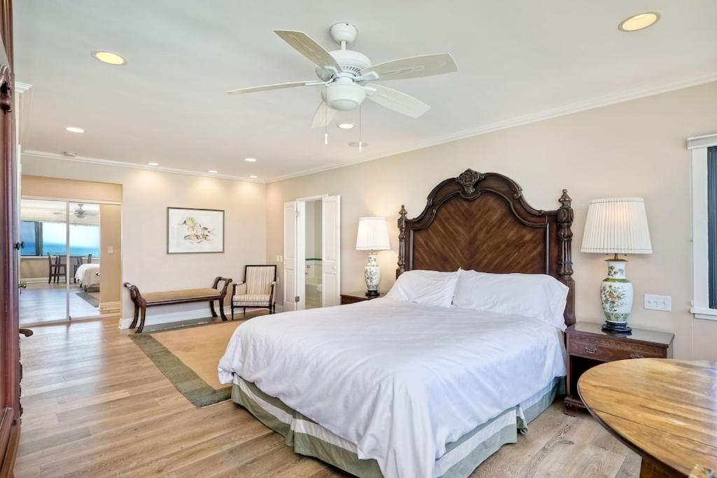 Five-Bedroom House photo 1