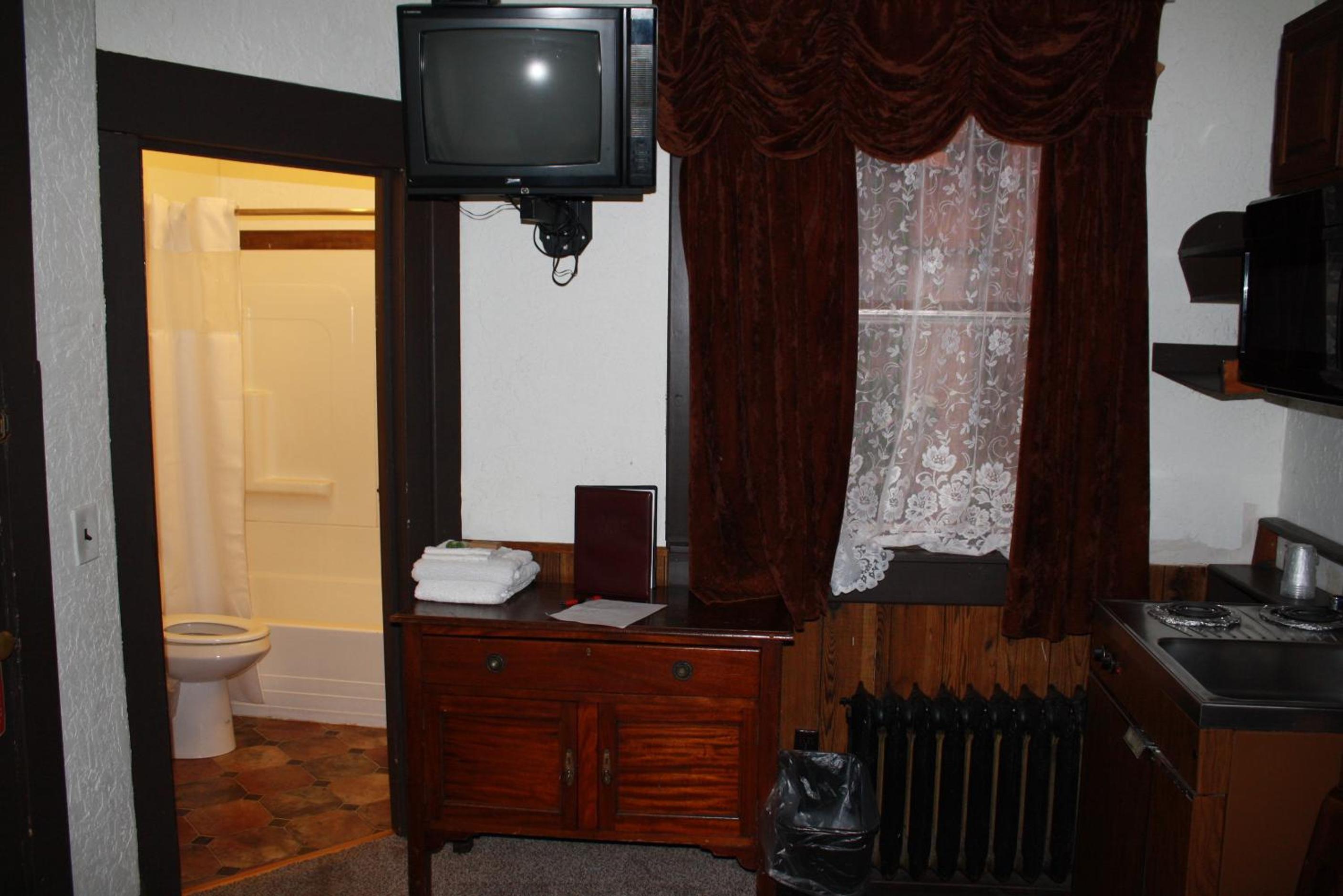 Standard Twin with Kitchenette